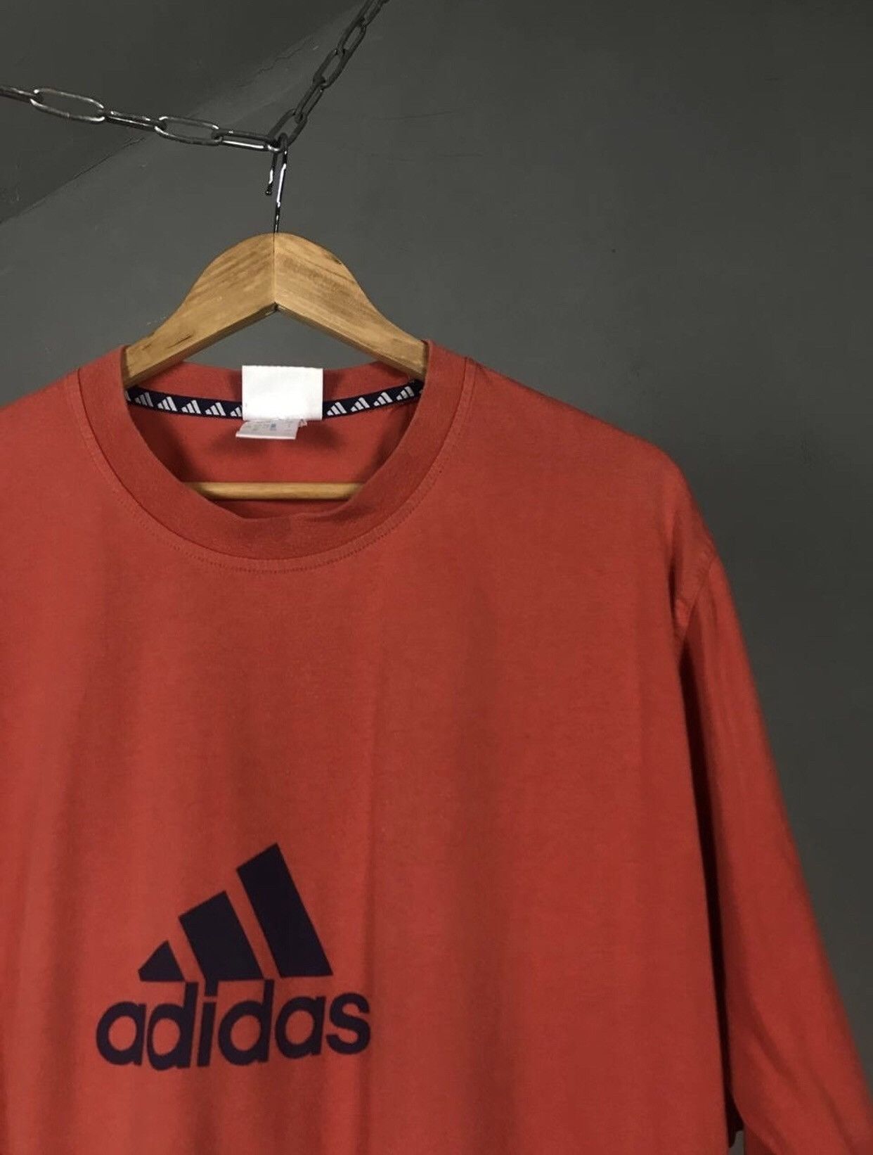 Adidas Adidas vintage streetwear center logo tee Size US XXL / EU 58 / 5 - 2 Thumbnail