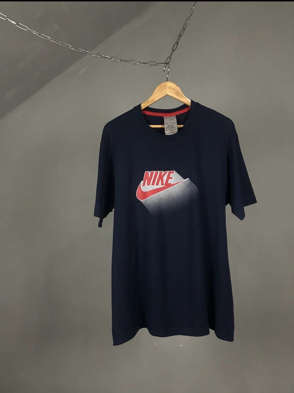 Nike Nike swoosh streetwear vintage center logo tee Size US XL / EU 56 / 4 - 1 Thumbnail