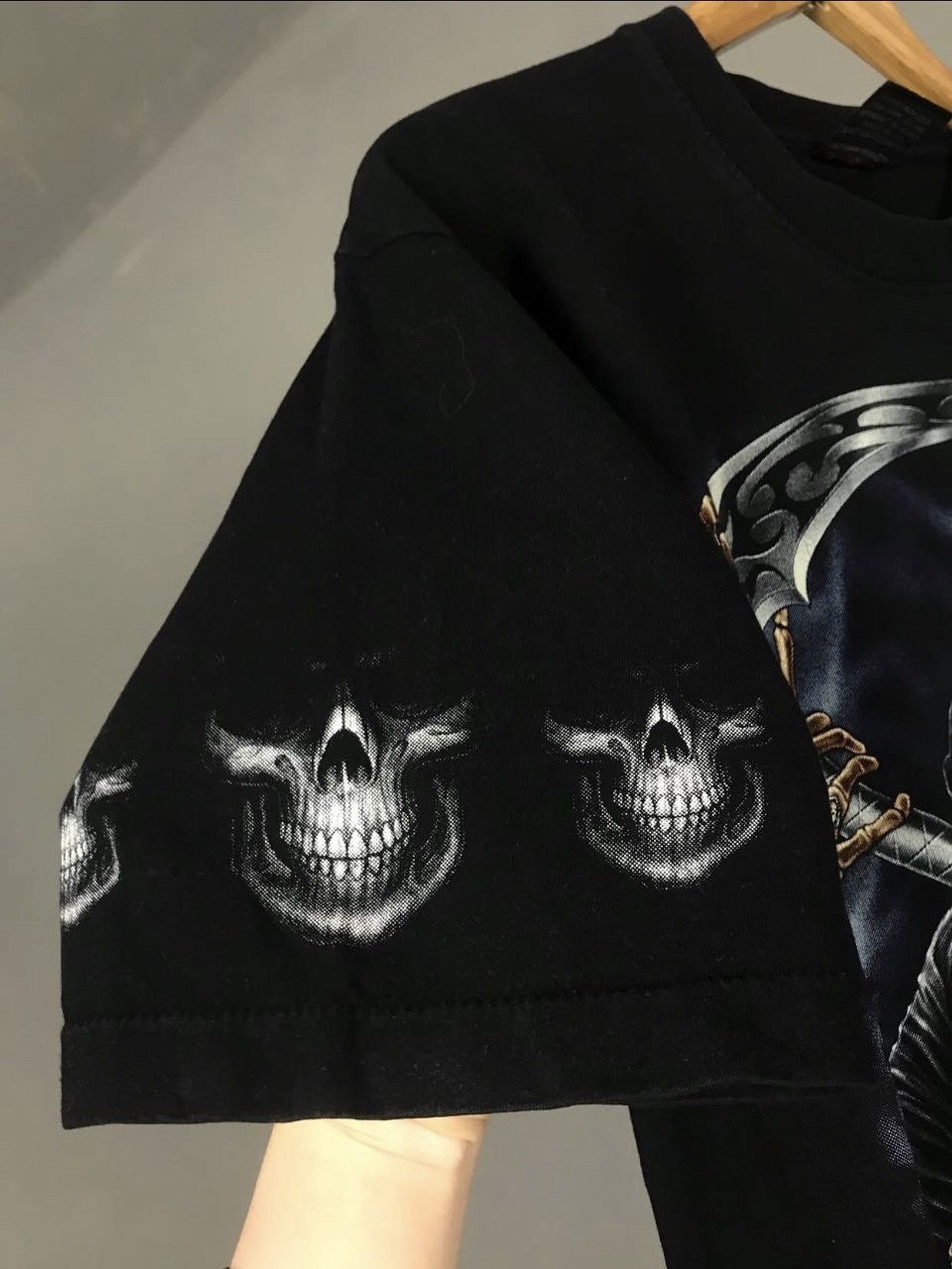 Vintage Skulls vintage rock overprinted tee Size US L / EU 52-54 / 3 - 6 Thumbnail