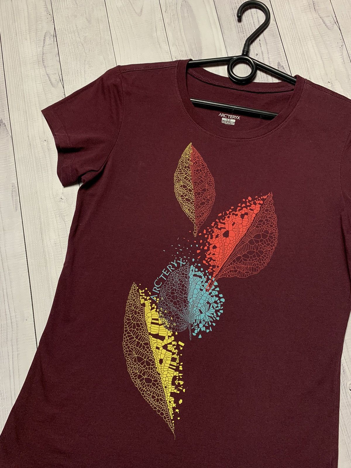 Arc'teryx Arcteryx women’s tee big logo rare size S Size S / US 4 / IT 40 - 2 Thumbnail
