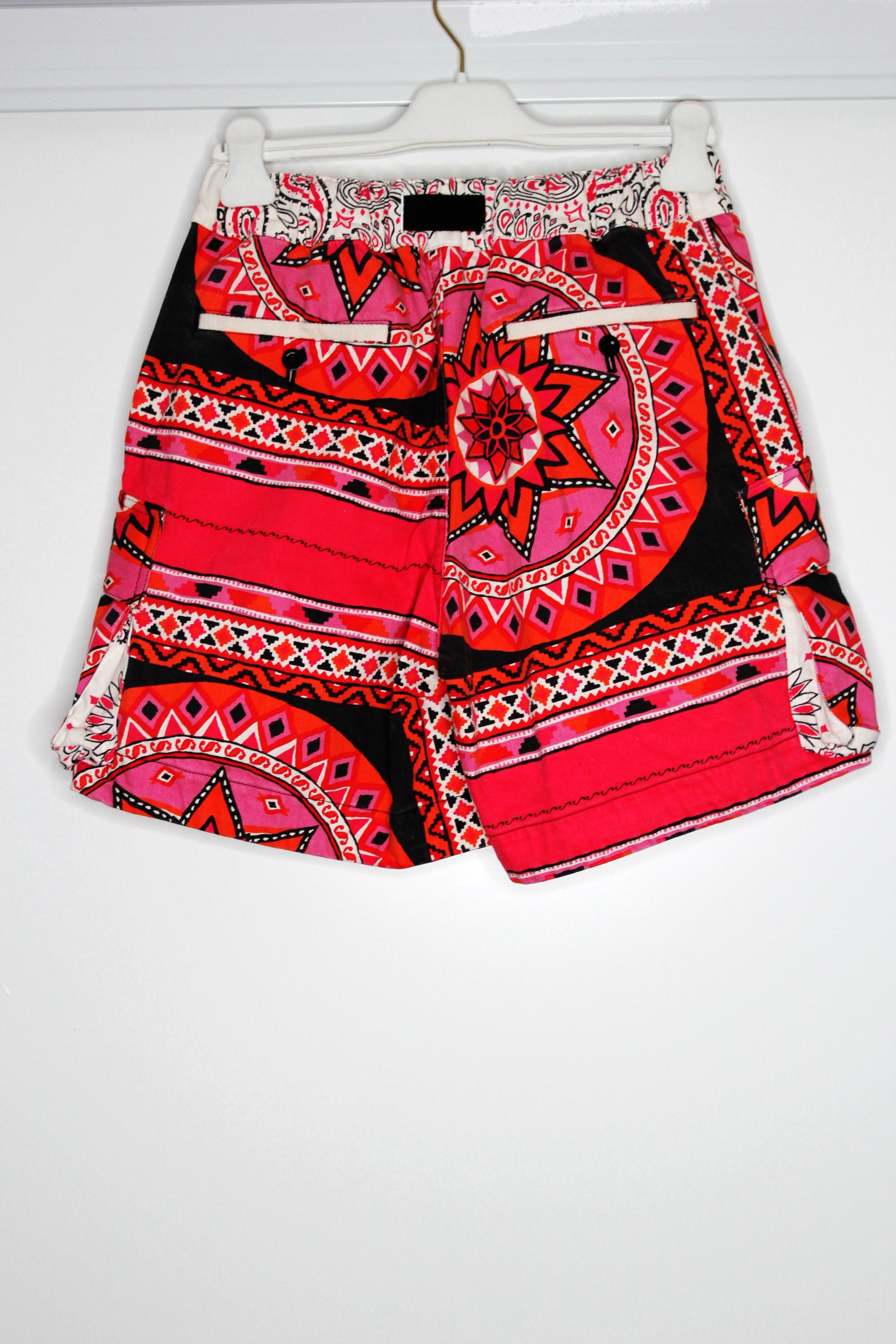 Sacai BNWT SS22 SACAI PINK GEOMETRIC PRINTED SHORTS 1 Size US 30 / EU 46 - 3 Thumbnail