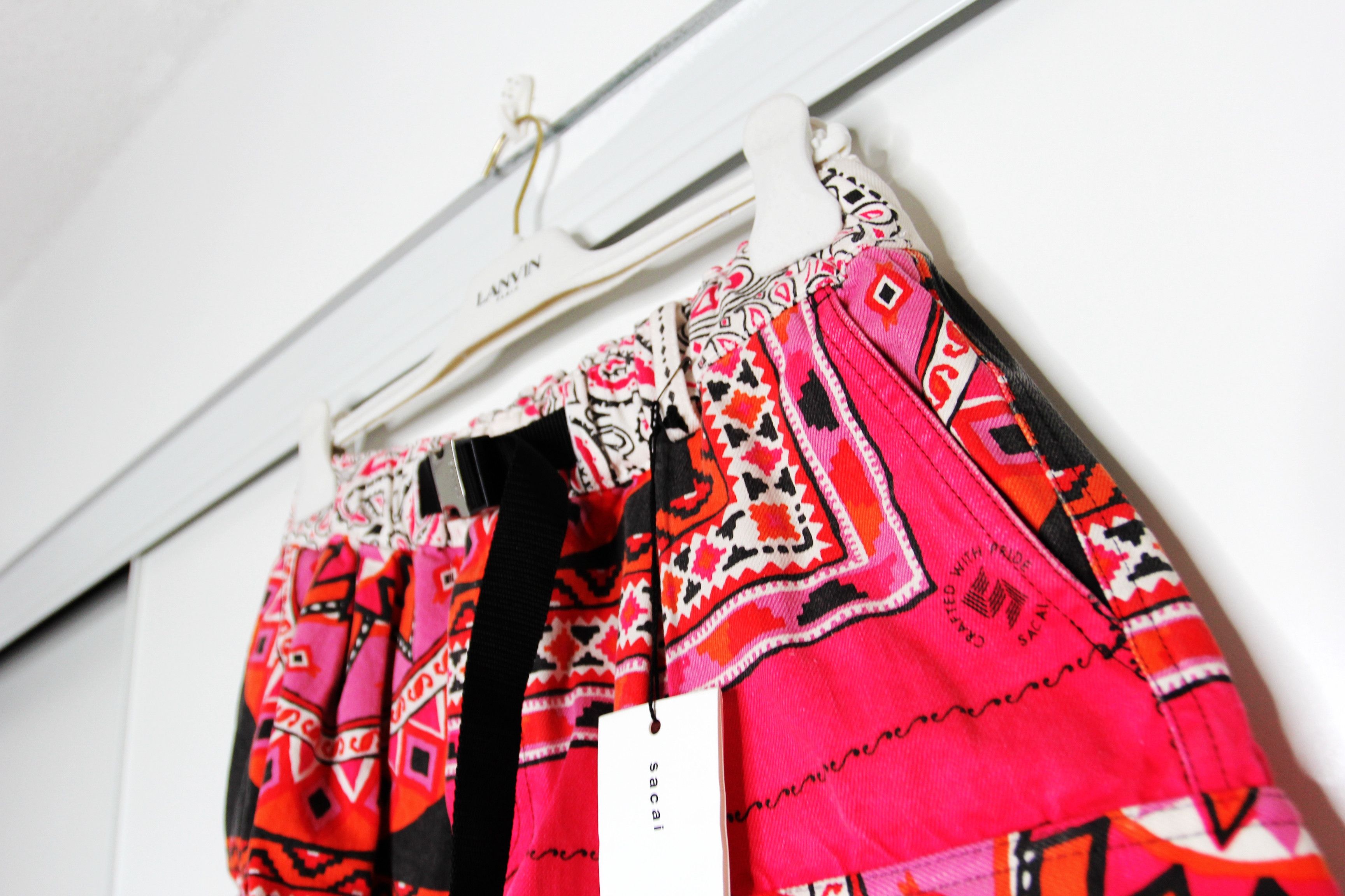 Sacai BNWT SS22 SACAI PINK GEOMETRIC PRINTED SHORTS 1 Size US 30 / EU 46 - 4 Thumbnail
