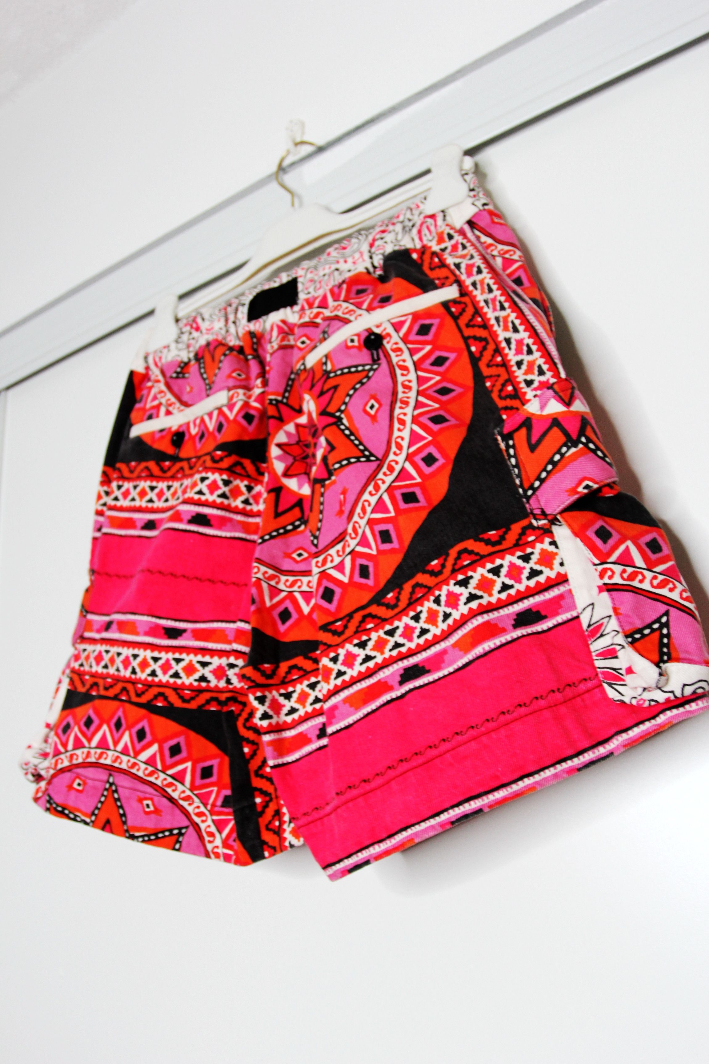 Sacai BNWT SS22 SACAI PINK GEOMETRIC PRINTED SHORTS 1 Size US 30 / EU 46 - 7 Thumbnail