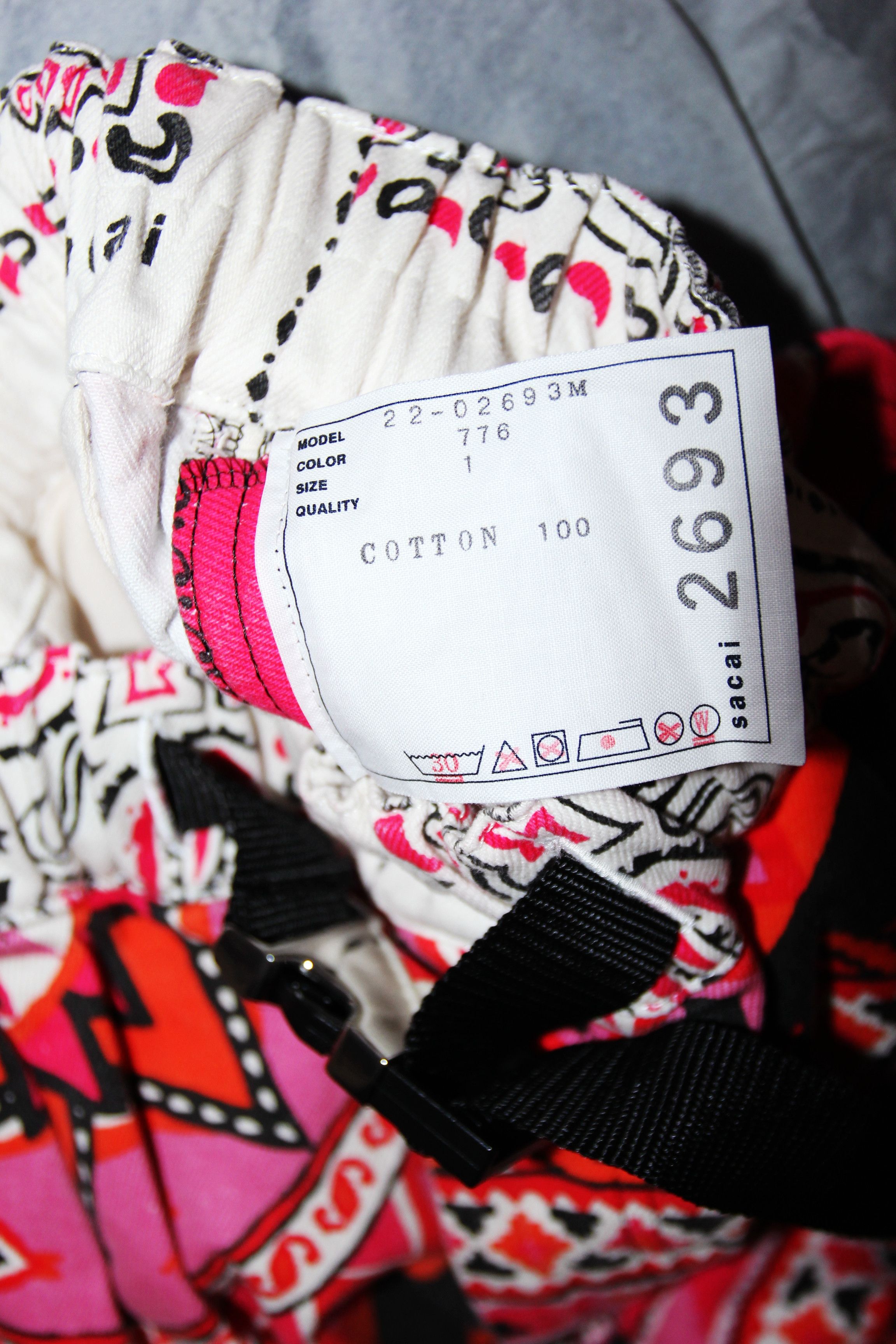 Sacai BNWT SS22 SACAI PINK GEOMETRIC PRINTED SHORTS 1 Size US 30 / EU 46 - 9 Thumbnail