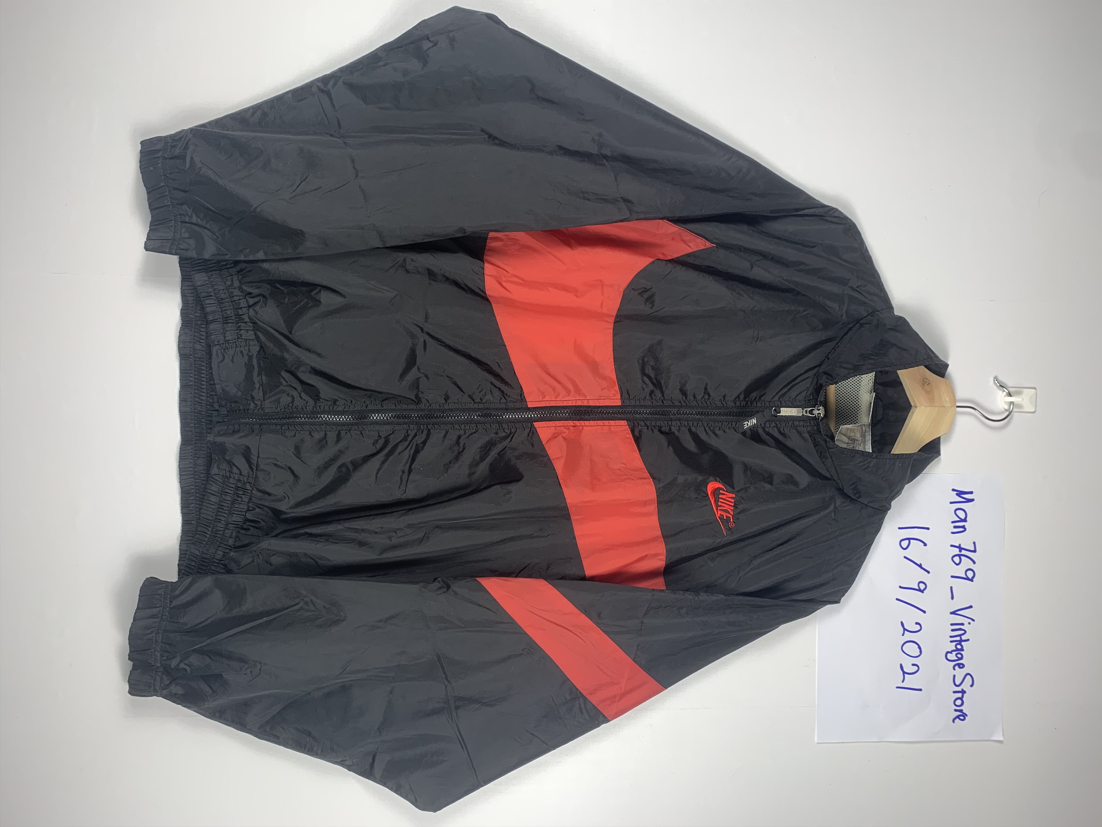 image of Nike Jacket Nike Swoosh Nike Acg Windbreaker in Black/Red, Men's (Size 2XL)