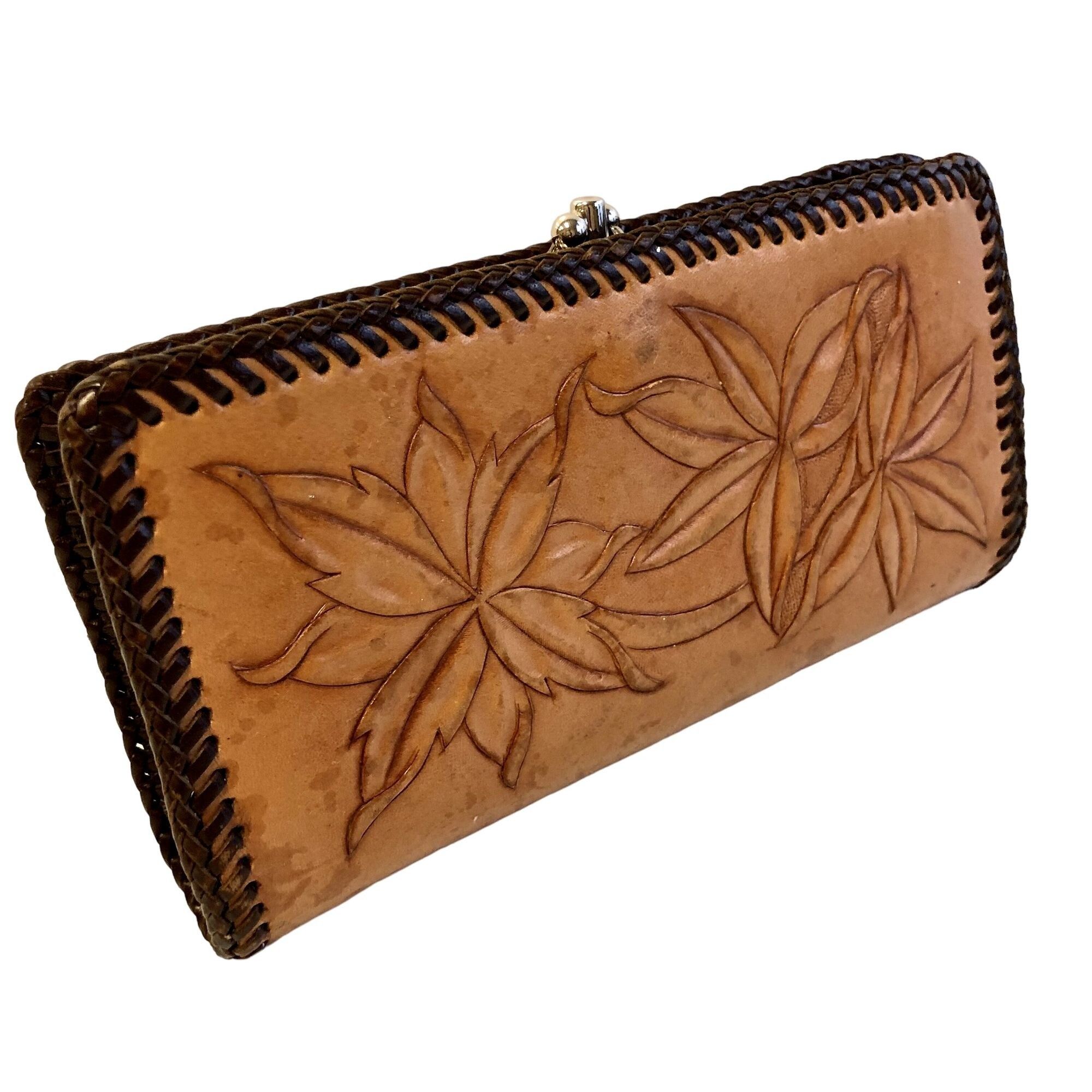 Unkwn 70s HANDMADE Tooled FLORAL Leather LACED Wallet Clutch Purse Size ONE SIZE - 1 Preview