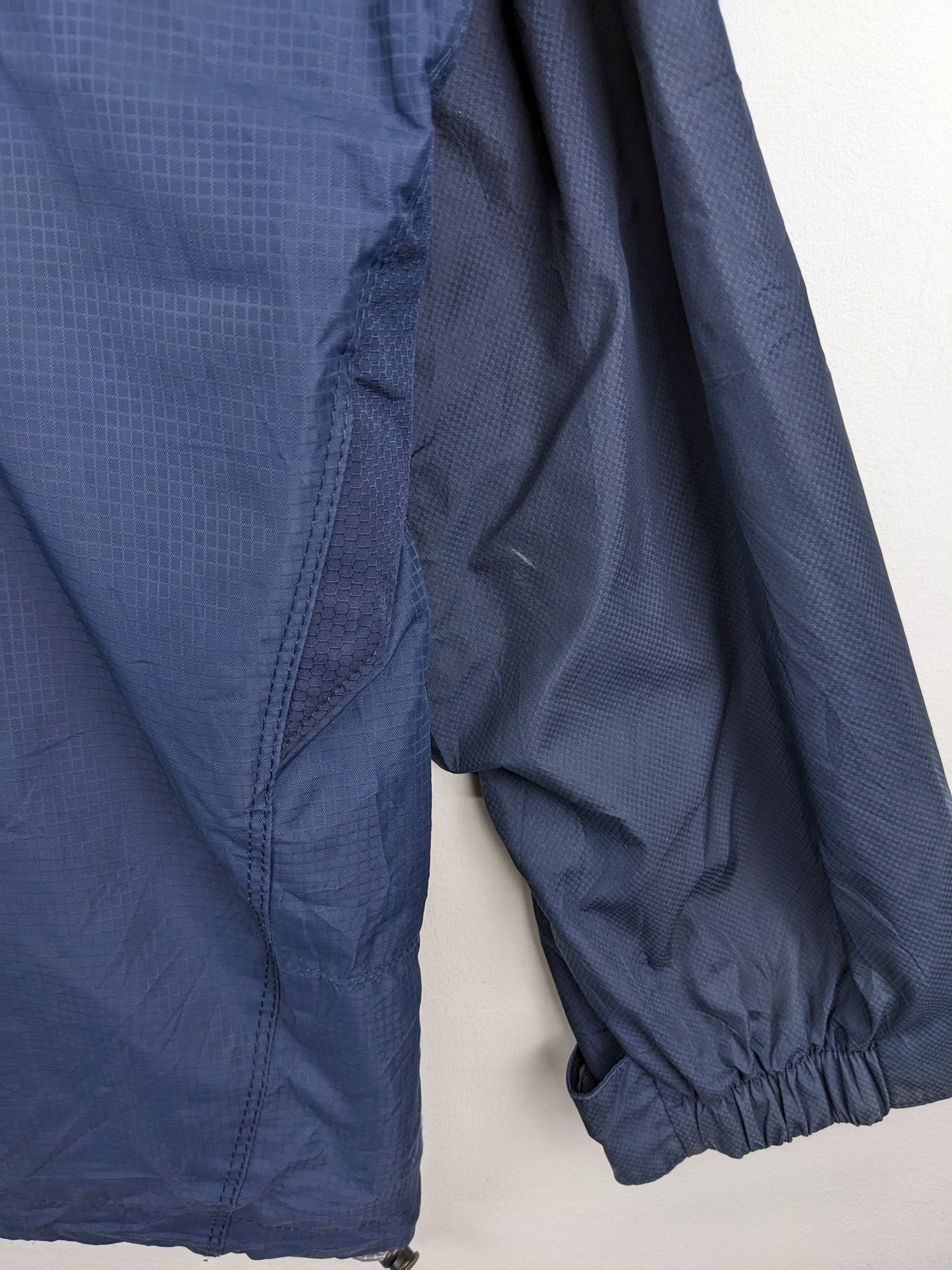 Japanese Brand × Vintage Vintage Gravity Hoodie Jacket Like The North Face Style Size US L / EU 52-54 / 3 - 23 Thumbnail
