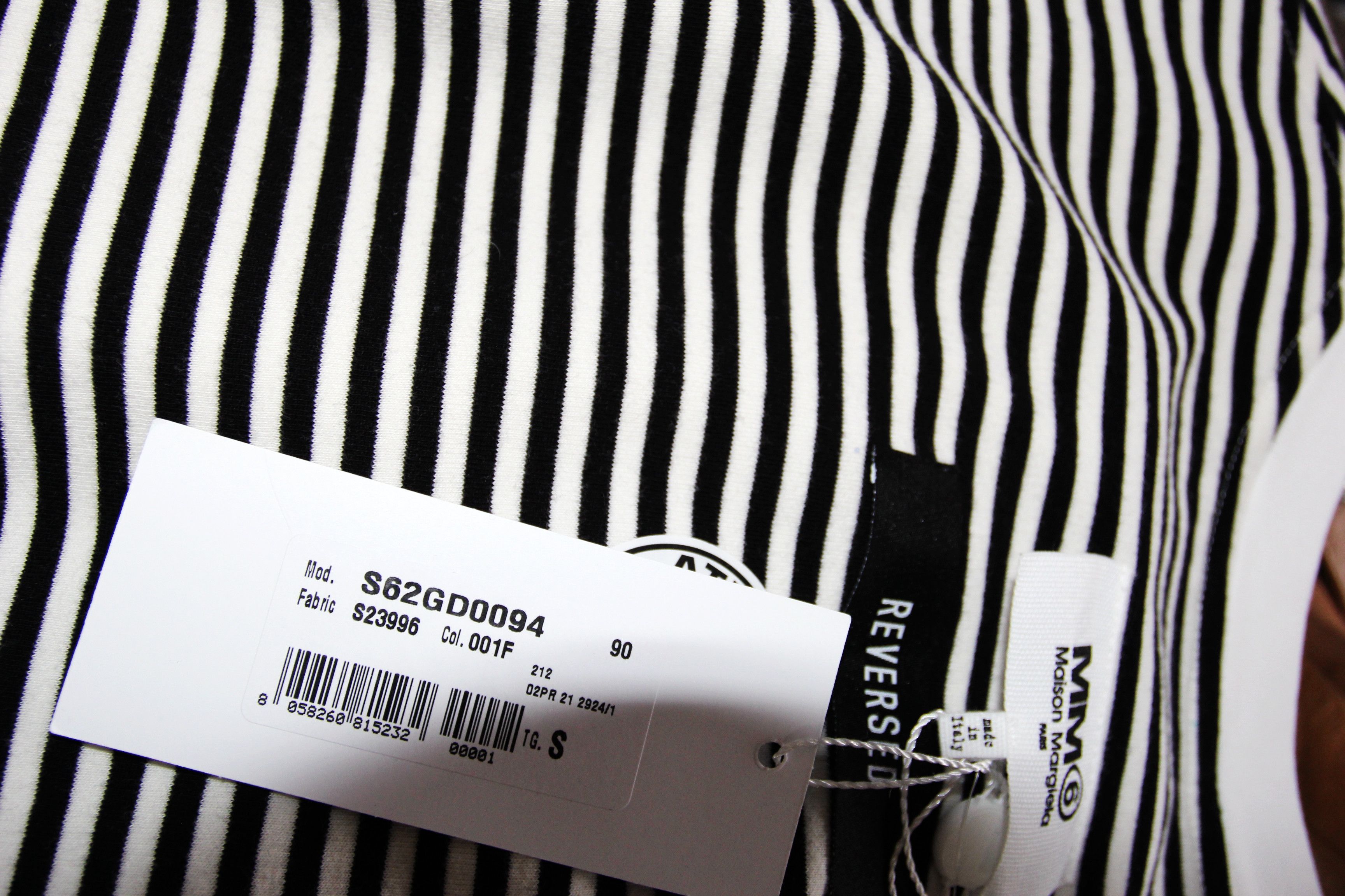 Maison Margiela BNWT AW21 MM6 MAISON MARGIELA REVERSIBLE TSHIRT S Size S / US 4 / IT 40 - 16 Thumbnail