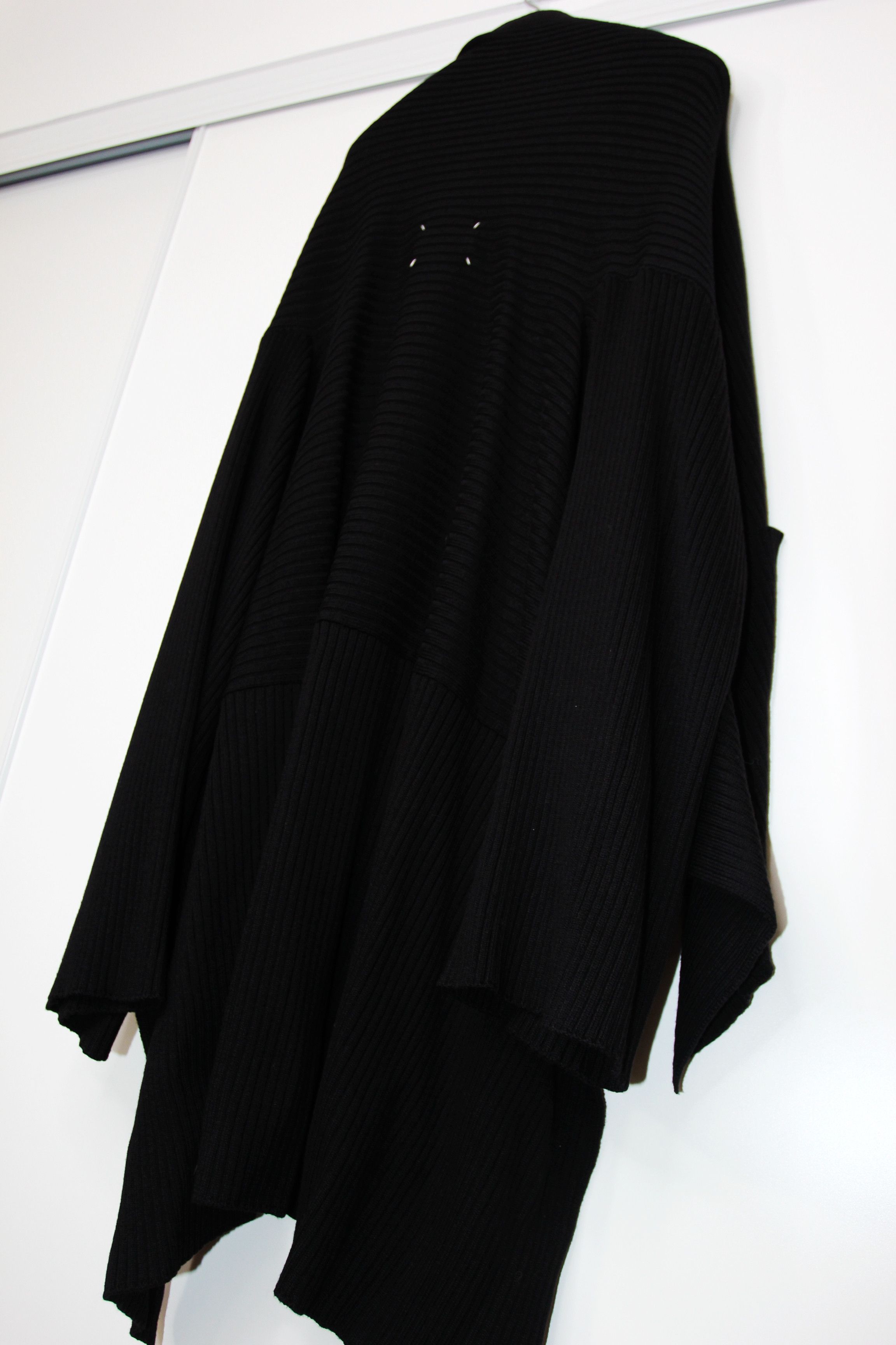 Maison Margiela AW15 MAISON MARTIN MARGIELA ASYMMETRICAL KNIT L Size US L / EU 52-54 / 3 - 8 Thumbnail