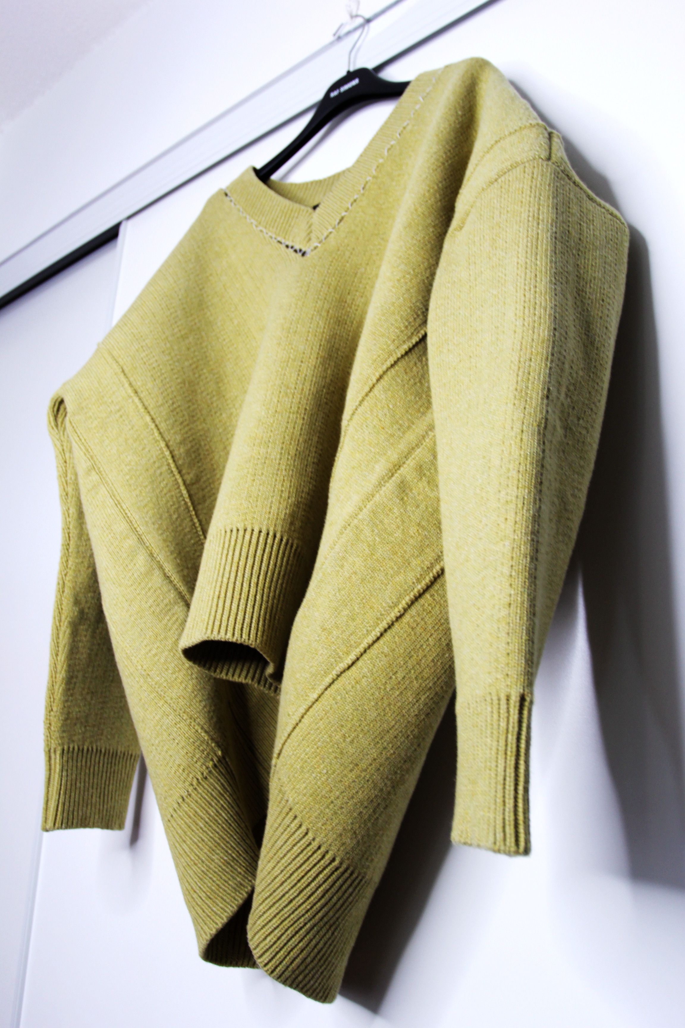 Raf Simons BNWT SS22 RAF SIMONS V NECK OVERSIZED SWEATER 1 Size US S / EU 44-46 / 1 - 5 Thumbnail