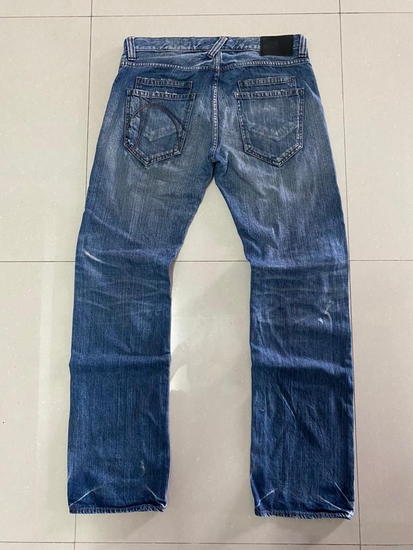 NO ID Japan Distressed Jeans