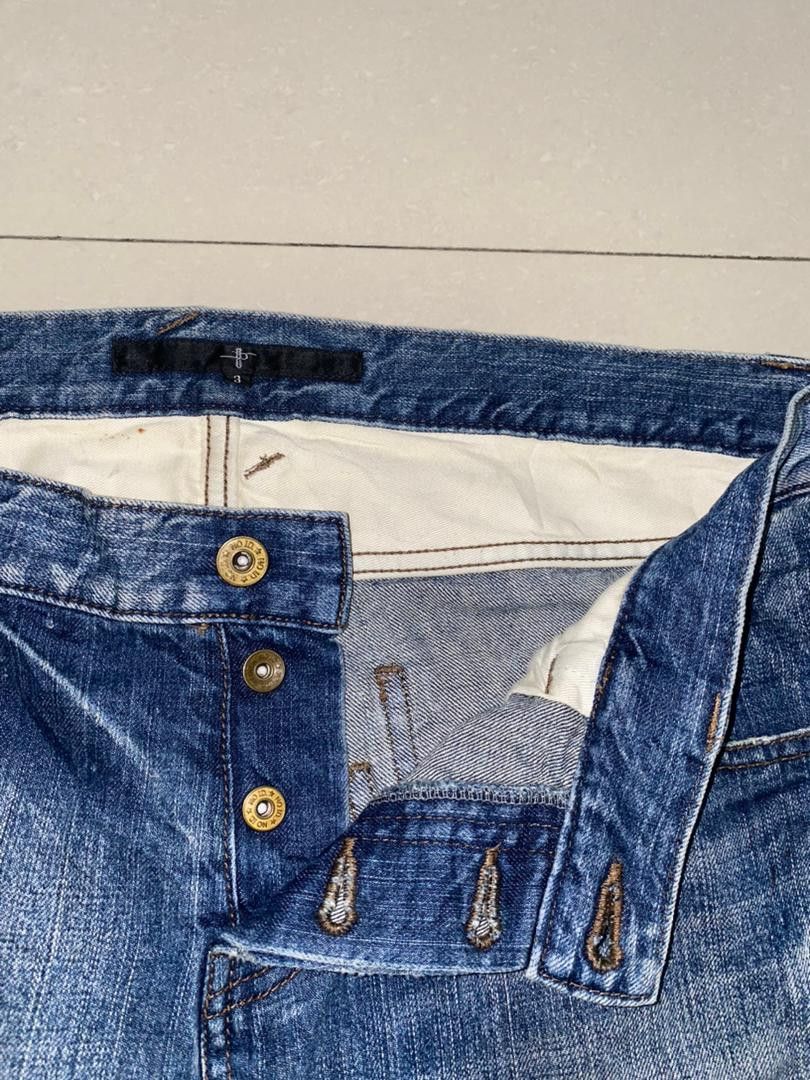 NO ID Japan Distressed Jeans