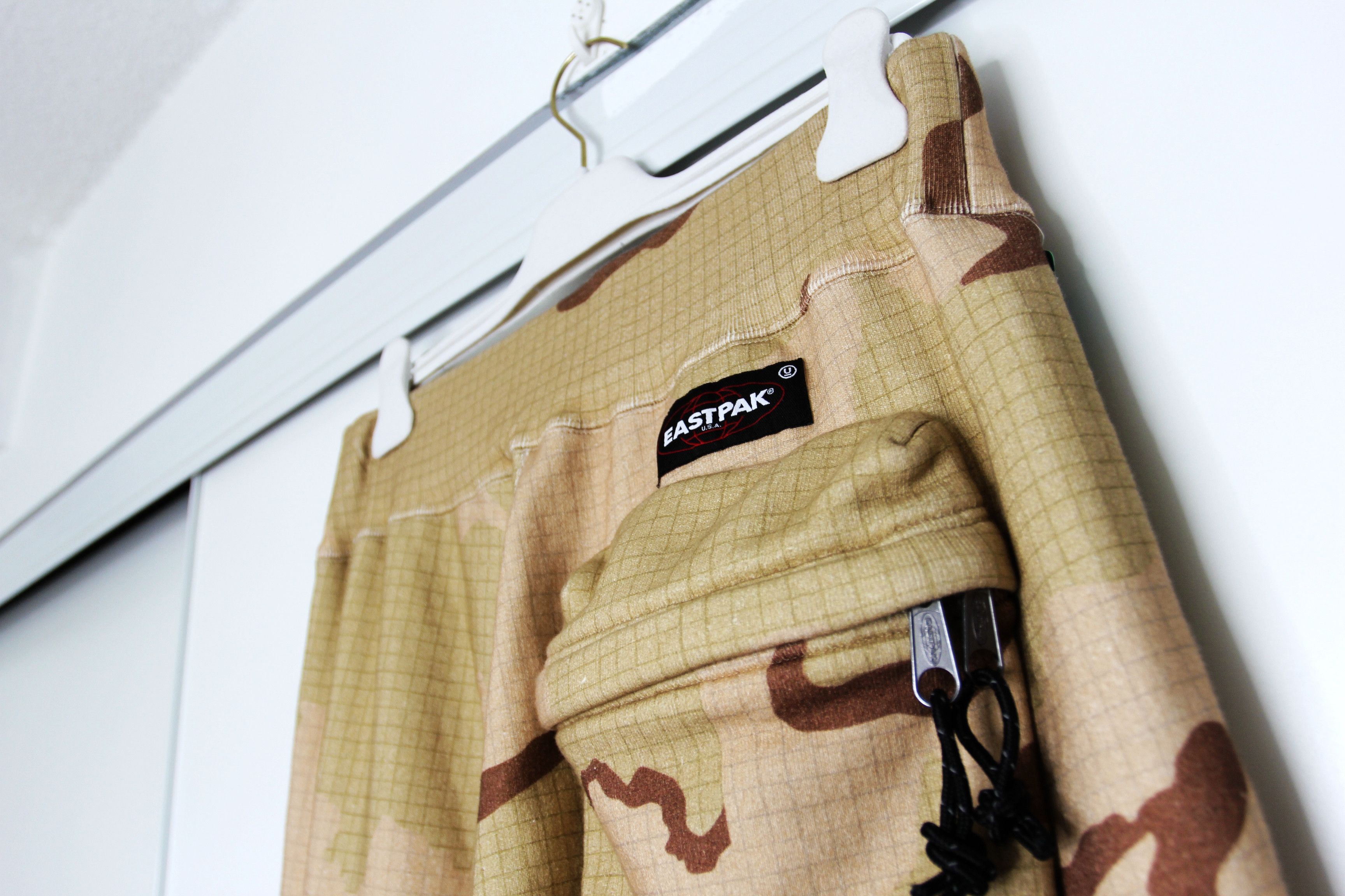 Undercover BNWT SS22 UNDERCOVER x EASTPAK CAMO PRINT SWEATPANTS 2 Size US 32 / EU 48 - 6 Thumbnail