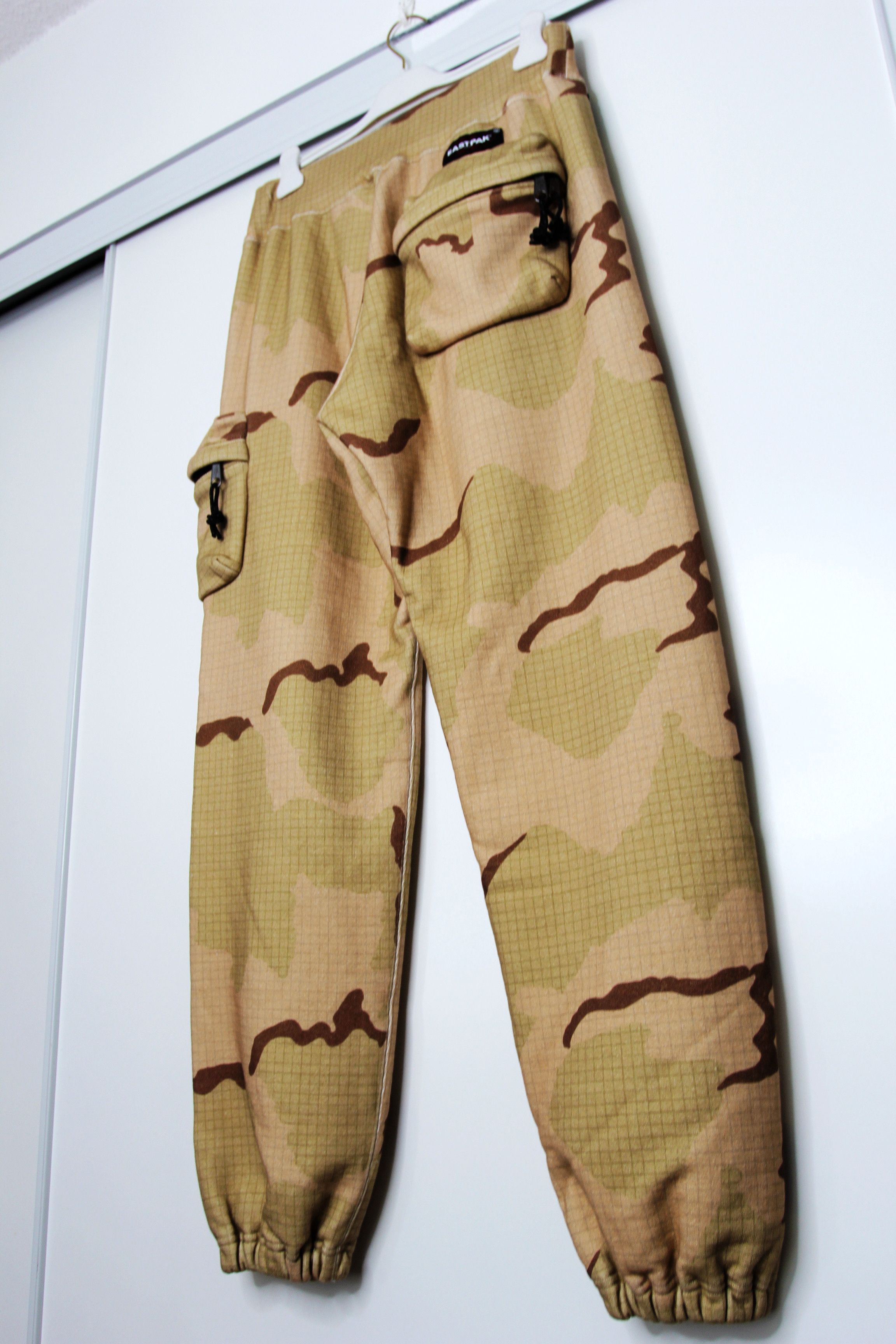 Undercover BNWT SS22 UNDERCOVER x EASTPAK CAMO PRINT SWEATPANTS 2 Size US 32 / EU 48 - 7 Thumbnail