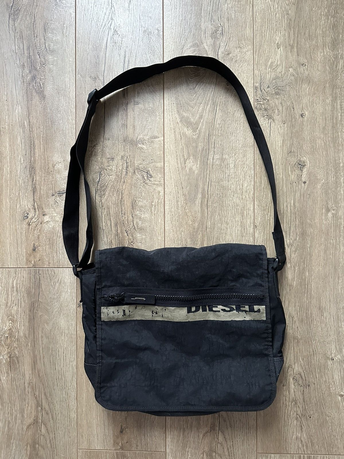 Diesel × Vintage Vintage Diesel y2k Printed Logo Shoulder Bag Size ONE SIZE - 2 Thumbnail