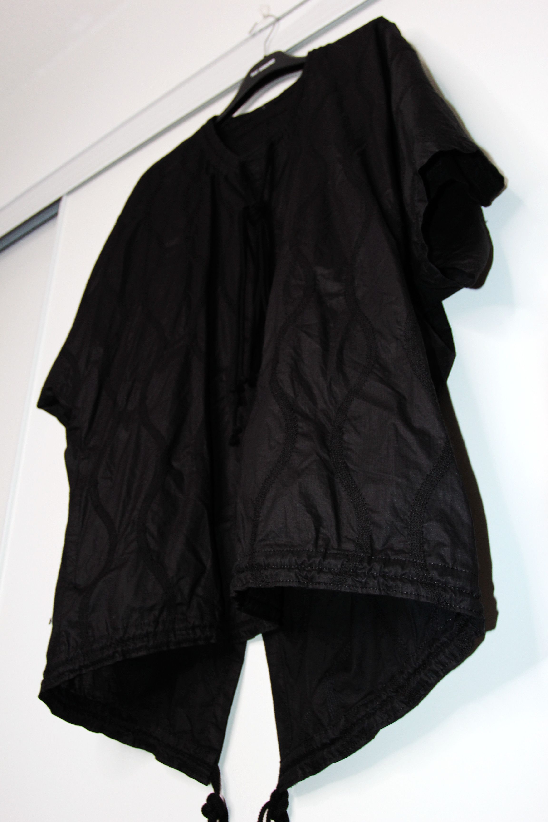 Julius BNWT SS21 JULIUS "MAMUTHONES" EMBROIDERED DRAWSTRING TOP 2 Size US M / EU 48-50 / 2 - 7 Thumbnail