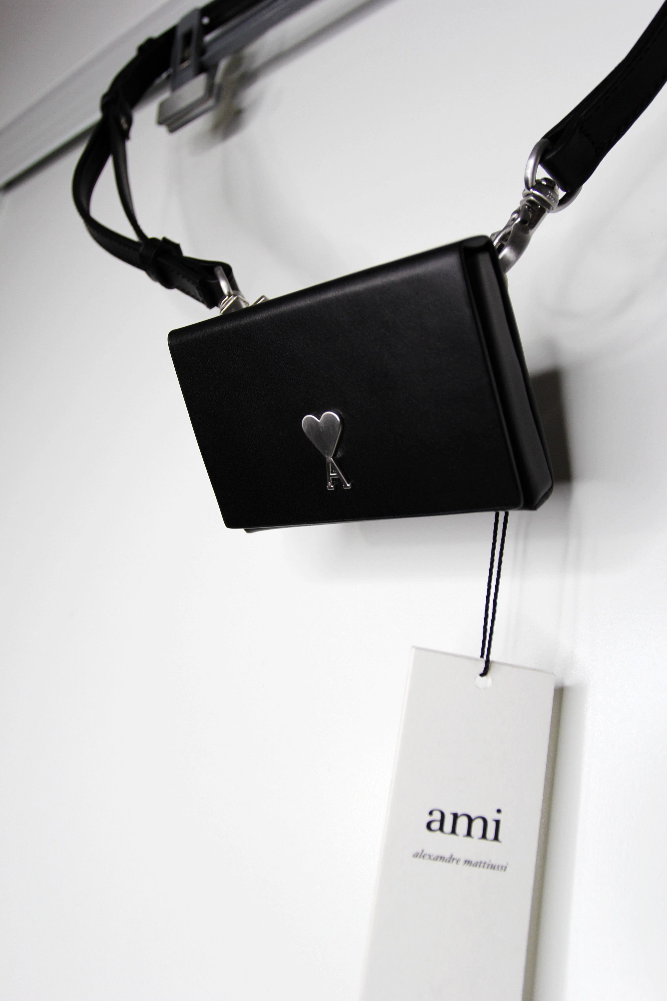 AMI BNWT AW20 AMI MINI BOX BAG RIVET LOGO Size ONE SIZE - 2 Thumbnail