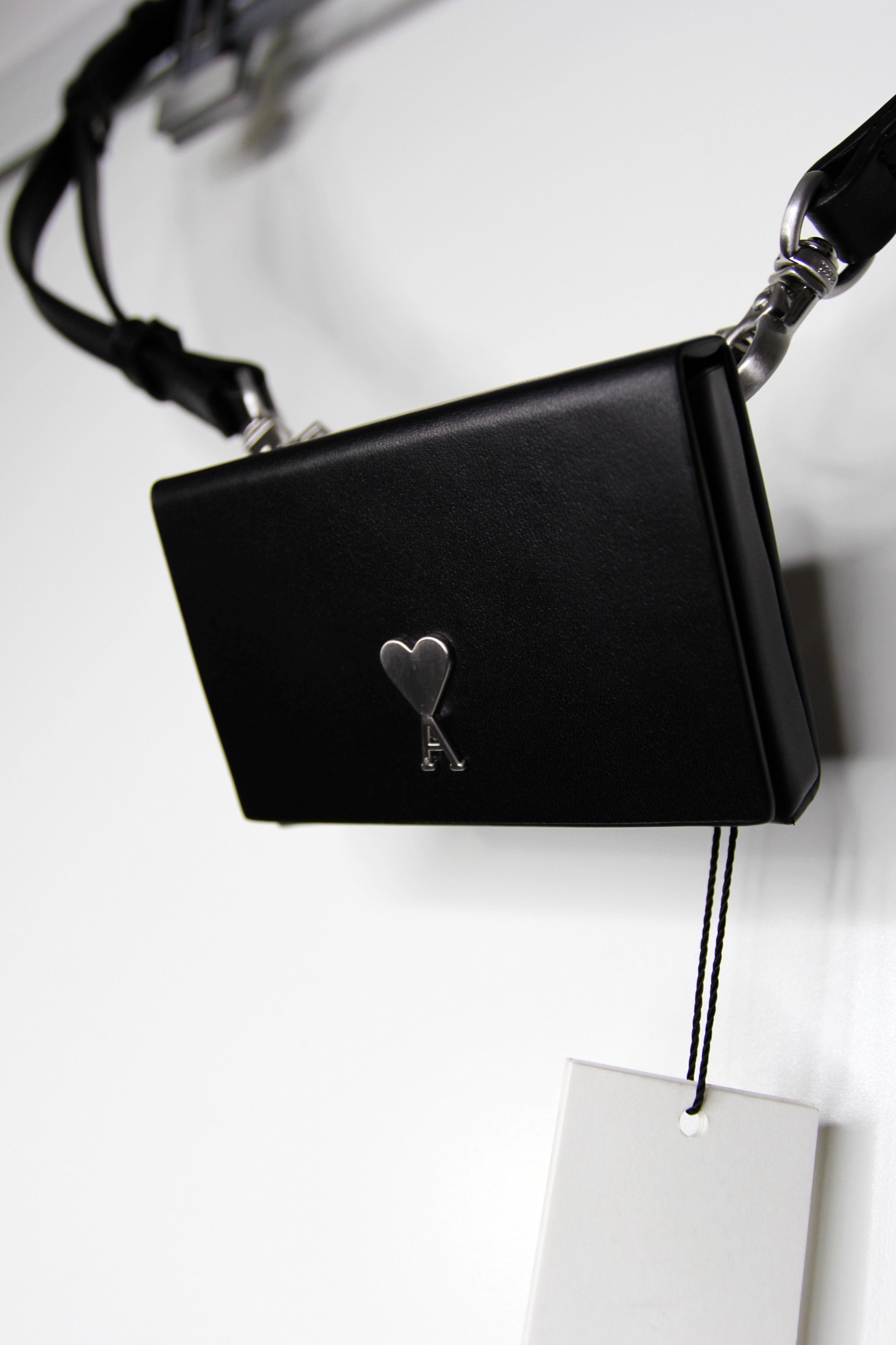 AMI BNWT AW20 AMI MINI BOX BAG RIVET LOGO Size ONE SIZE - 3 Thumbnail