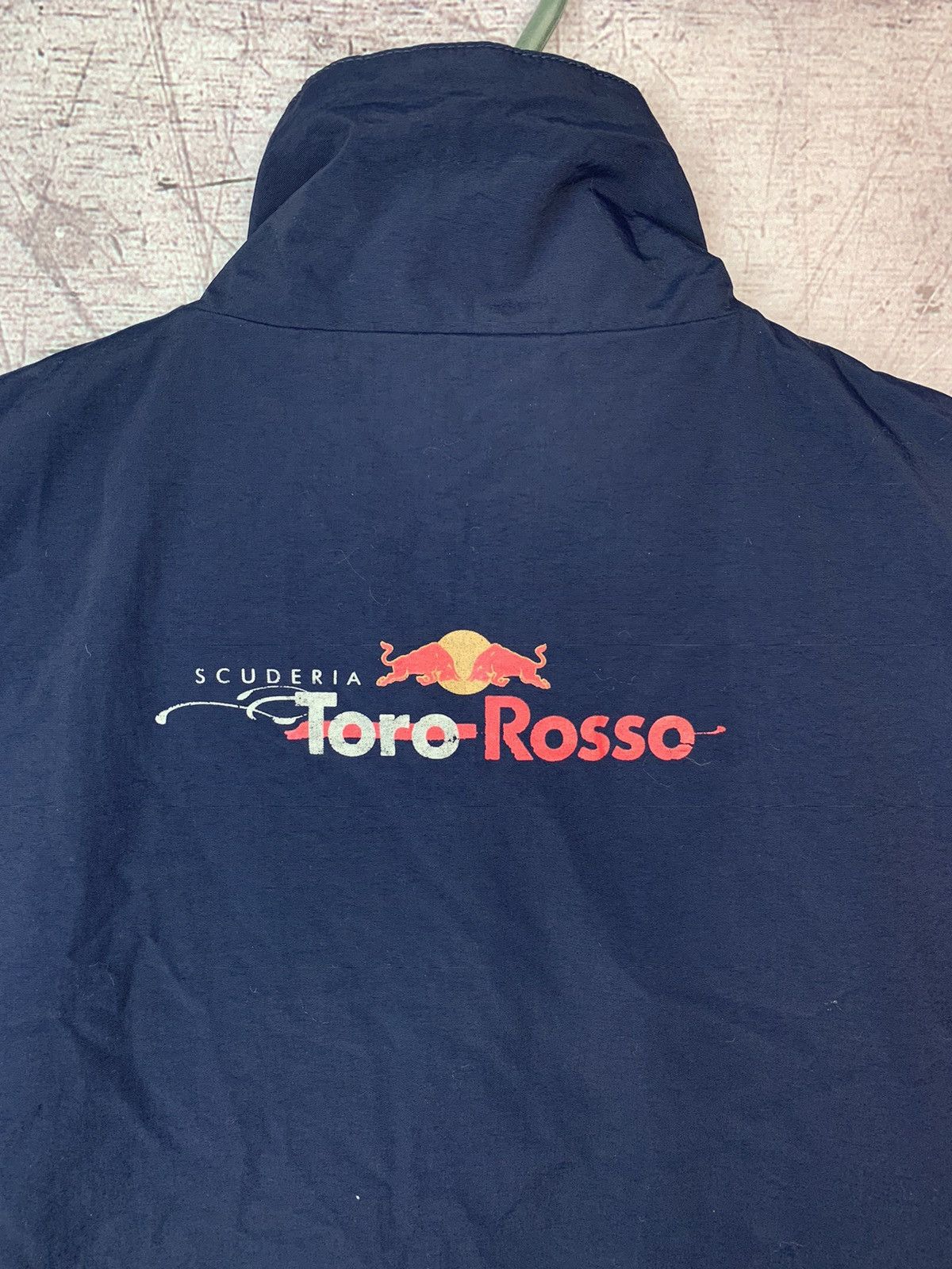 Red Bull Vintage Red Bull Toro Rosso Racing Vest Jacket Size US S / EU 44-46 / 1 - 12 Thumbnail