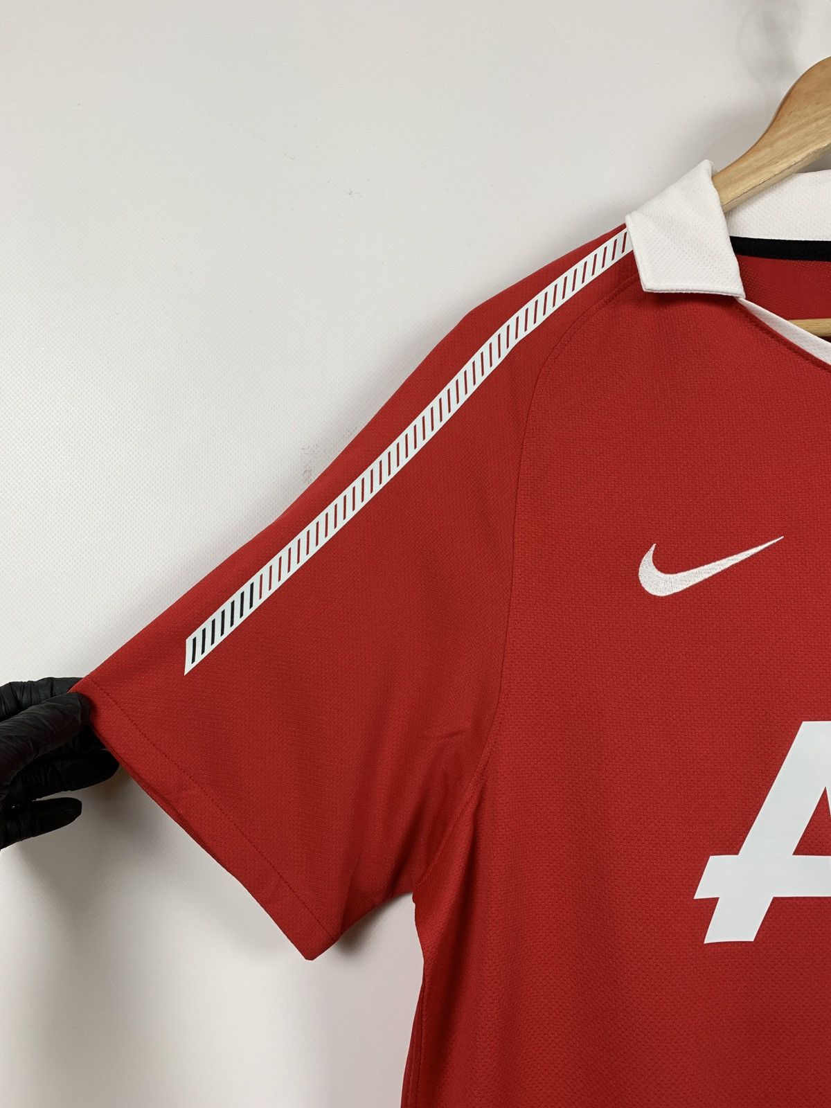 Nike 2010/11 Nike Manchester United Home Soccer Jersey Size US L / EU 52-54 / 3 - 11 Thumbnail