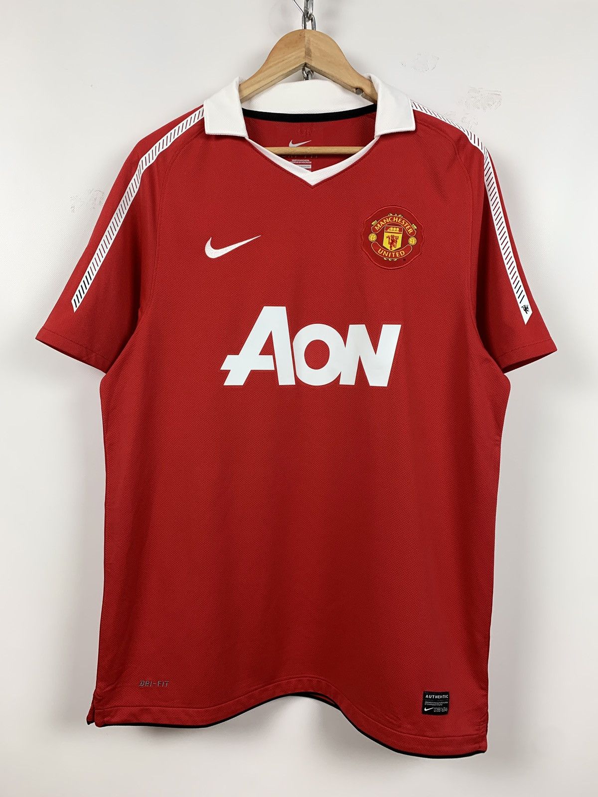 Nike 2010/11 Nike Manchester United Home Soccer Jersey Size US L / EU 52-54 / 3 - 1 Thumbnail