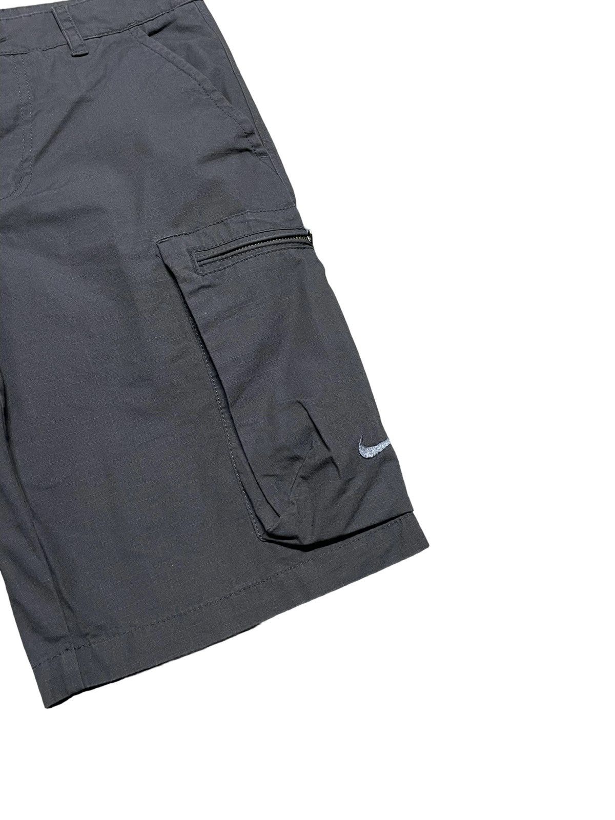 Nike Vintage Y2K Nike cargo shorts Size US 28 / EU 44 - 2 Thumbnail