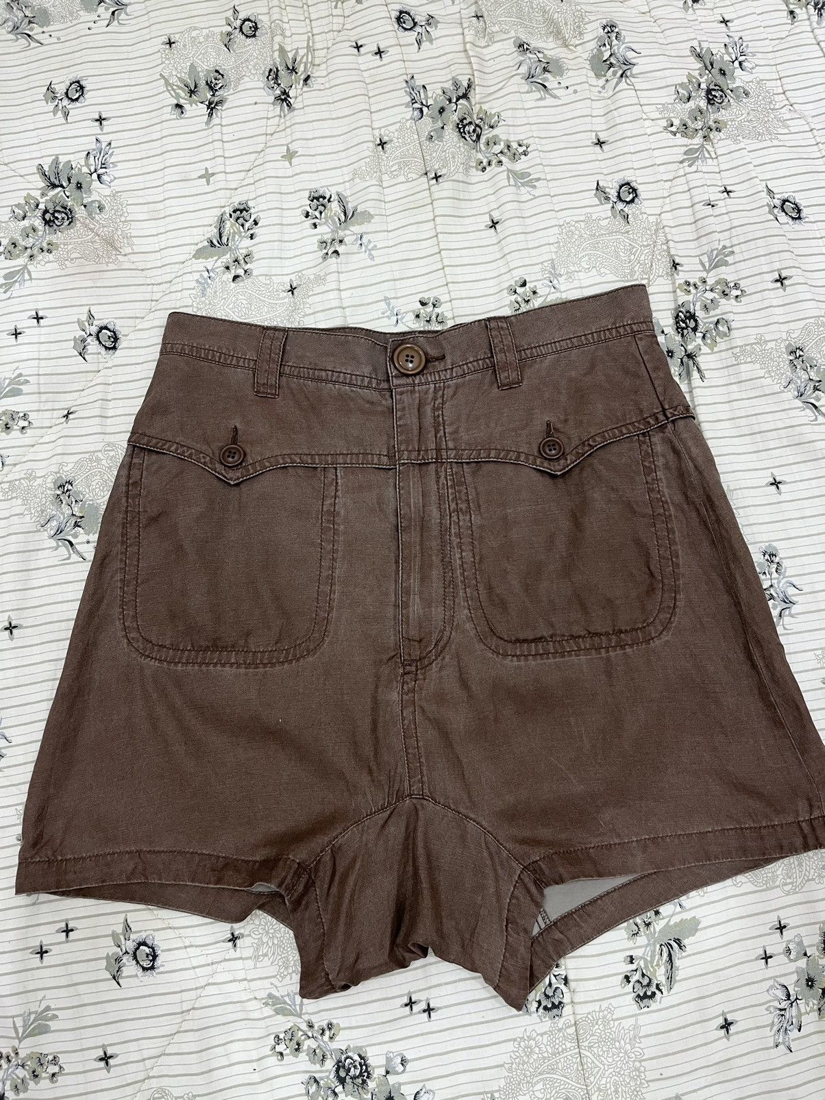 Issey Miyake (ii). ISSEY MIYAKE SUNAO KUWAHARA MULTI POCKETS SHORTS Size 30" / US 8 / IT 44 - 9 Thumbnail
