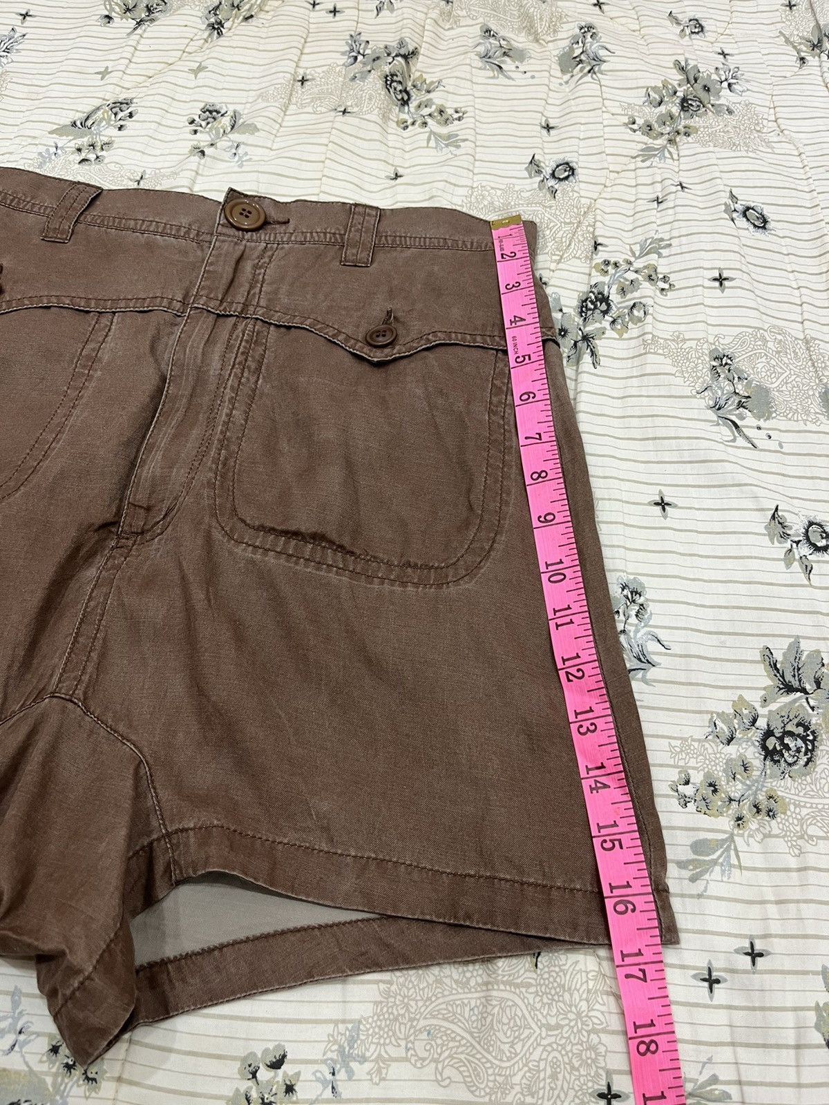 Issey Miyake (ii). ISSEY MIYAKE SUNAO KUWAHARA MULTI POCKETS SHORTS Size 30" / US 8 / IT 44 - 12 Thumbnail