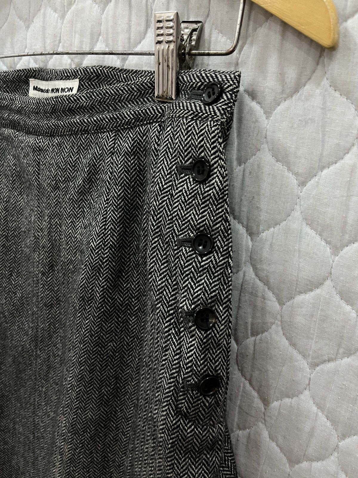 Issey Miyake (Kkk). MADEMOISELLE NON NON JAPANESE HYPEBEAST SKIRT Size 27" / US 4 / IT 40 - 4 Thumbnail