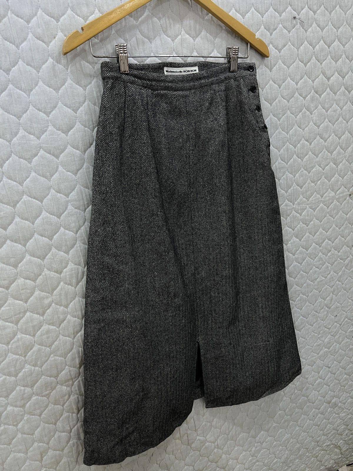 Issey Miyake (Kkk). MADEMOISELLE NON NON JAPANESE HYPEBEAST SKIRT Size 27" / US 4 / IT 40 - 3 Thumbnail