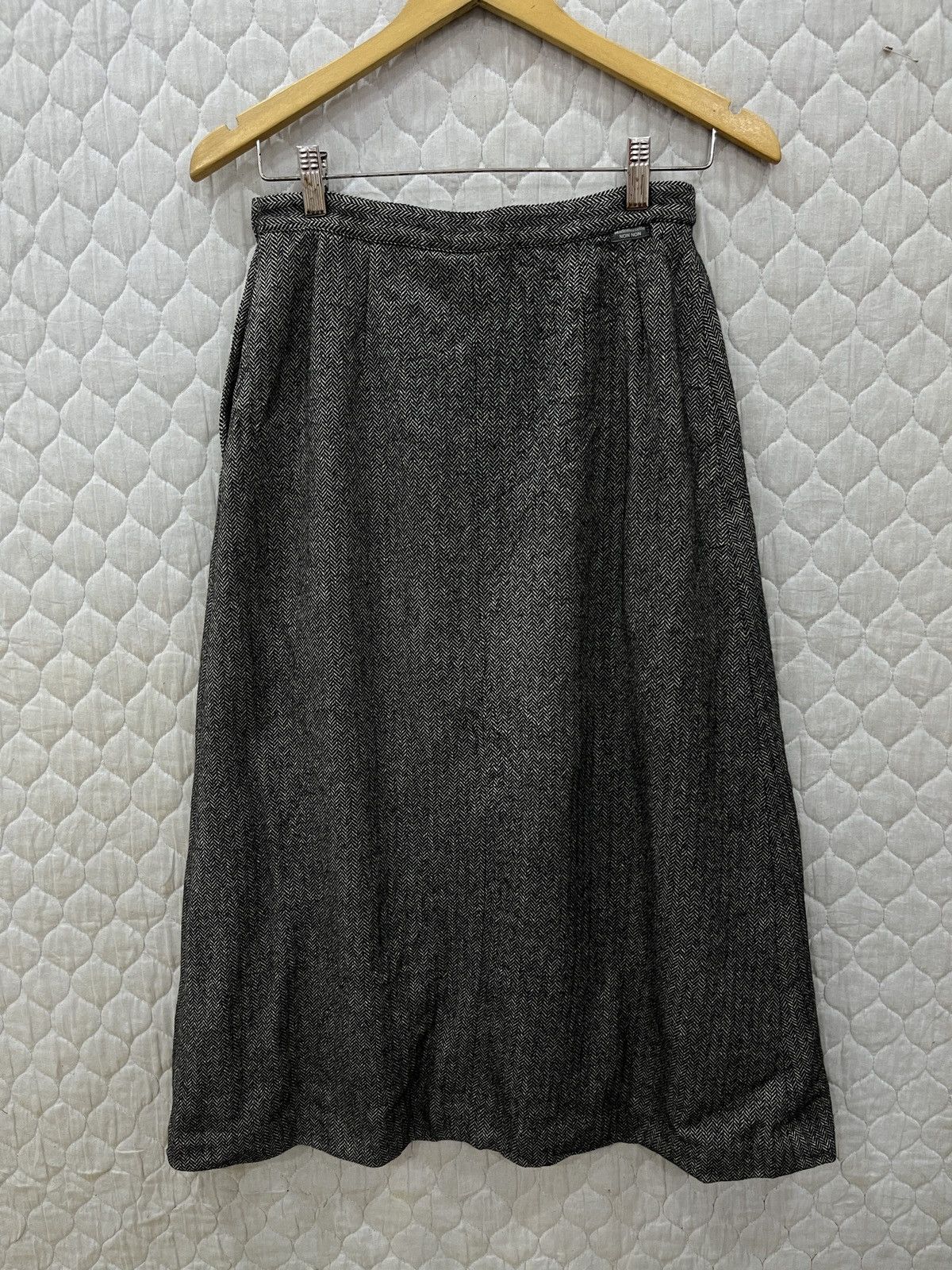 Issey Miyake (Kkk). MADEMOISELLE NON NON JAPANESE HYPEBEAST SKIRT Size 27" / US 4 / IT 40 - 5 Thumbnail
