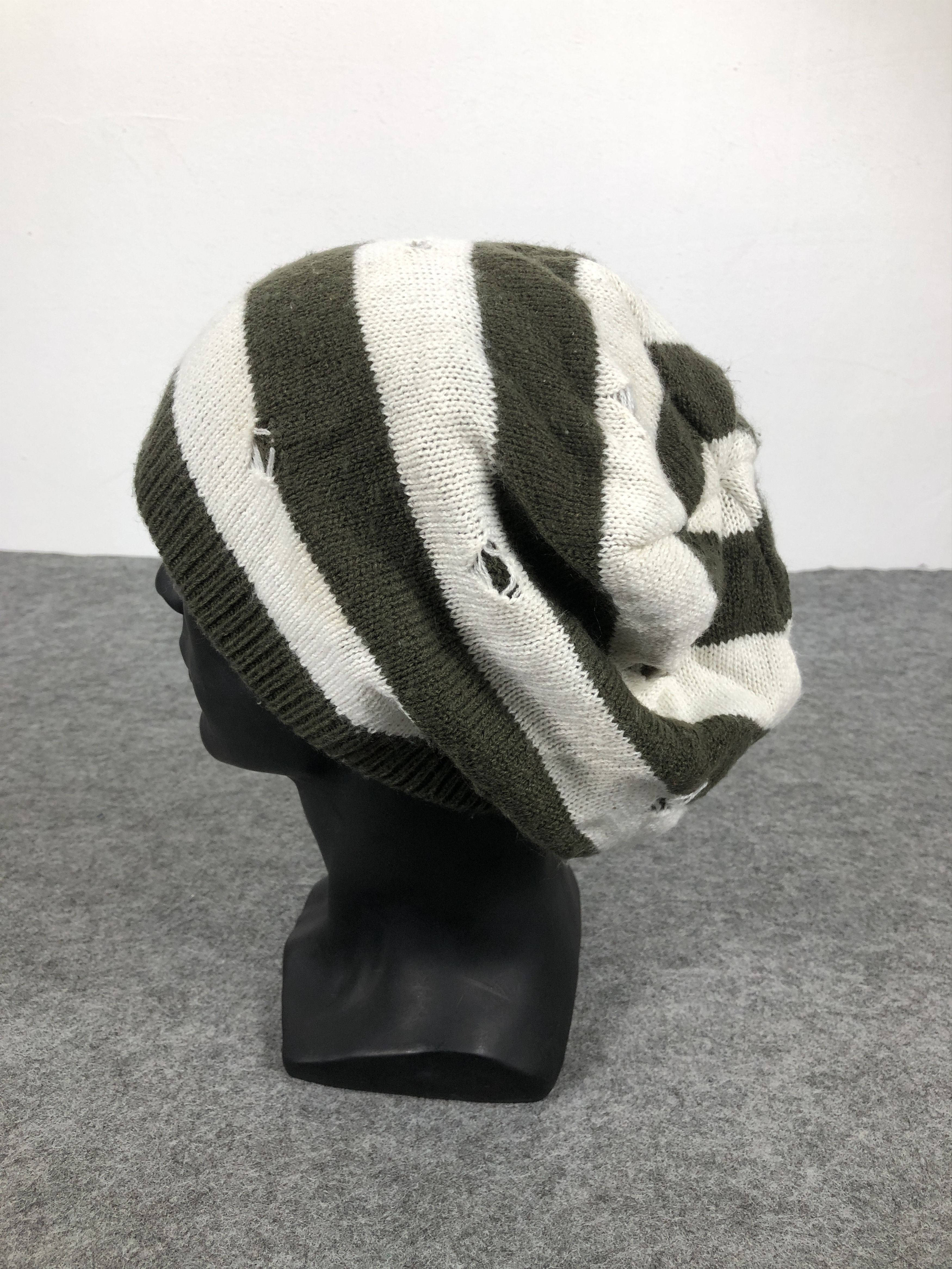 Japanese Brand Vintage Japan Brand Distress Style Beanie/Snow Hat/Snow Cap Size ONE SIZE - 2 Thumbnail