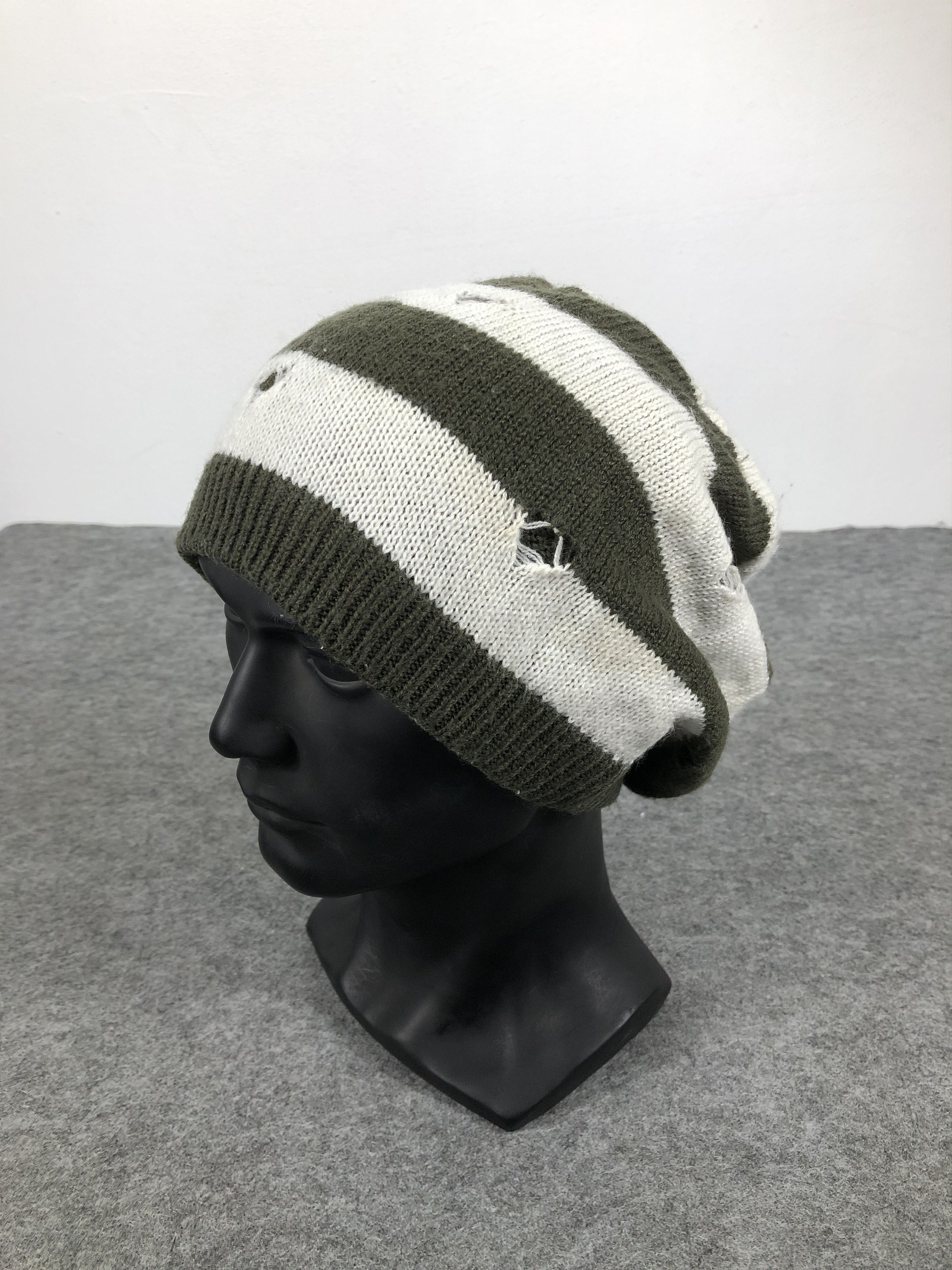 Japanese Brand Vintage Japan Brand Distress Style Beanie/Snow Hat/Snow Cap Size ONE SIZE - 1 Thumbnail