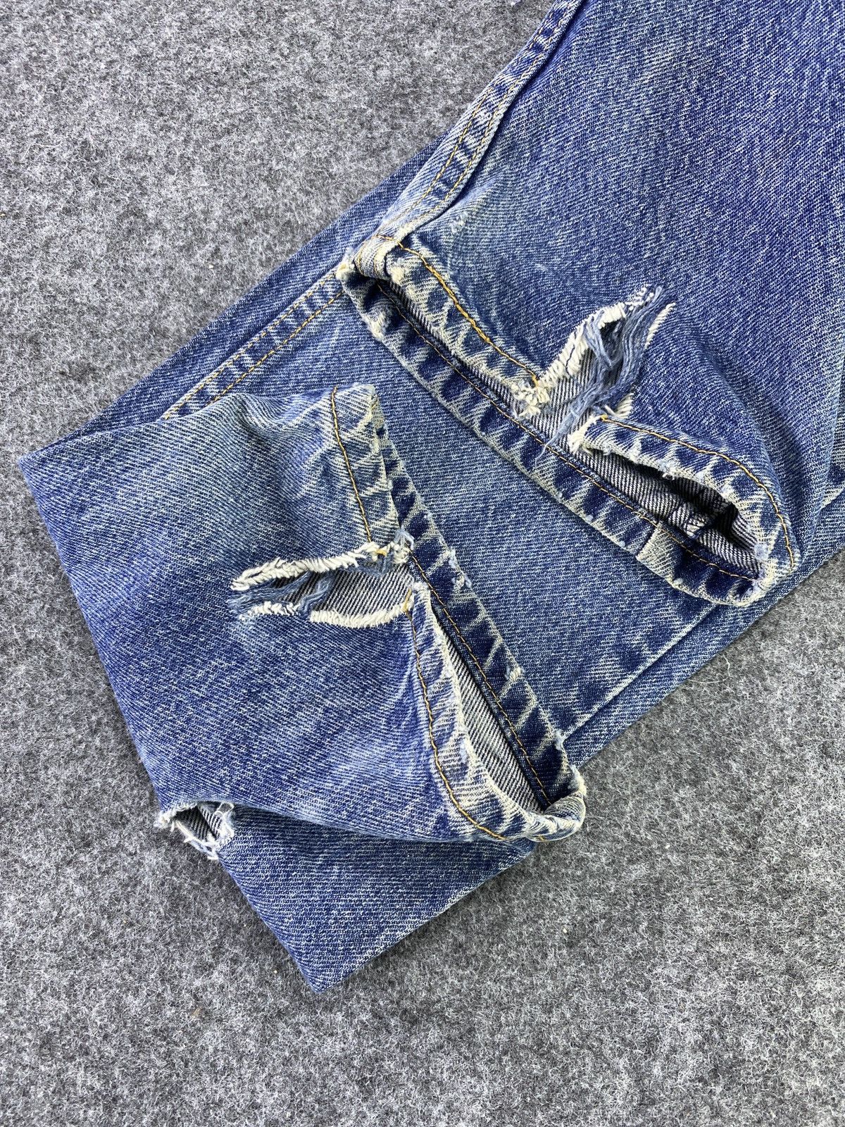 Jean × Levi's × Vintage VINTAGE LEVIS 505 DISTRESSED STONE WASH JEANS - J030 Size US 34 / EU 50 - 9 Thumbnail