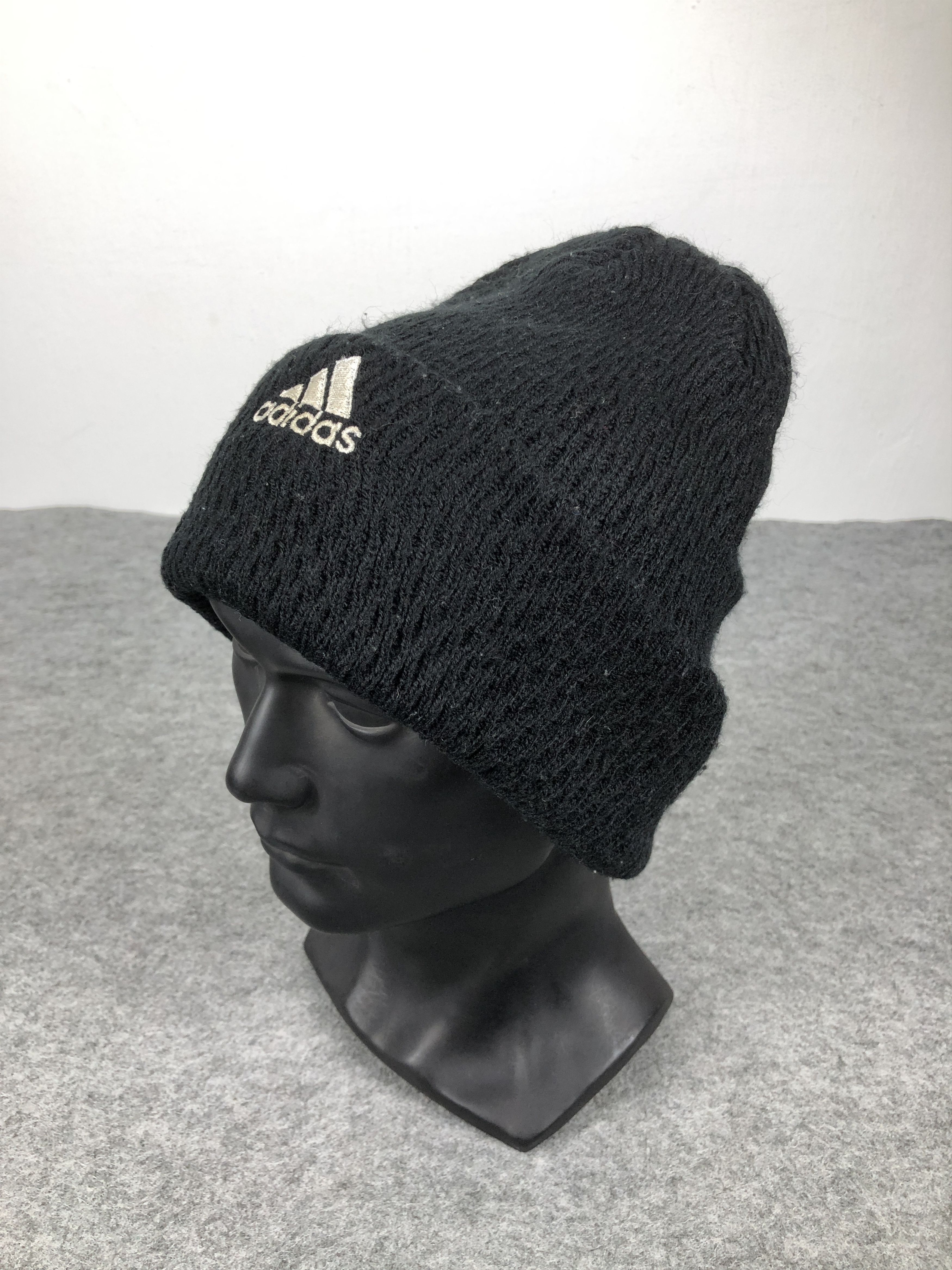 Adidas × Vintage Adidas Beanie / Snow Hat / Snow Cap Size ONE SIZE - 1 Thumbnail