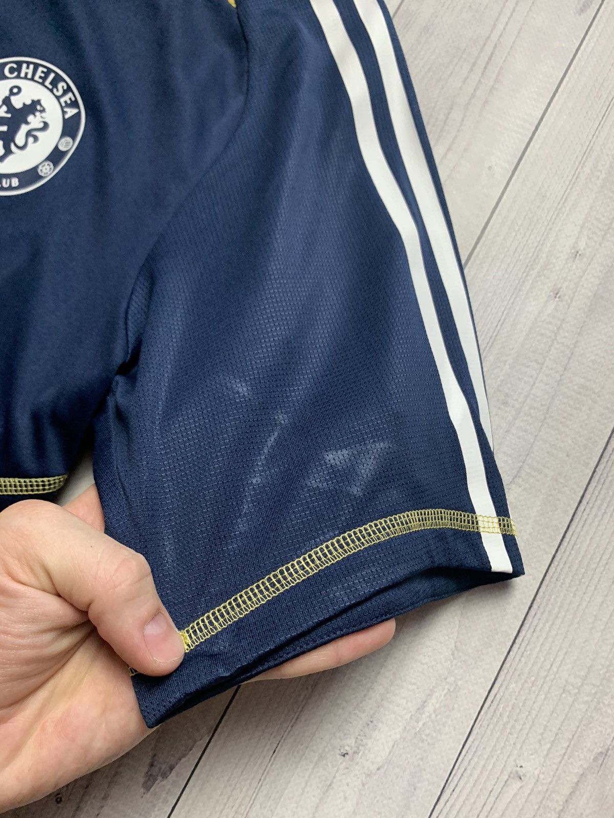 Adidas × Chelsea Soccer × Vintage Vintage Soccer jersey Chelsea adidas size S Size US S / EU 44-46 / 1 - 6 Thumbnail