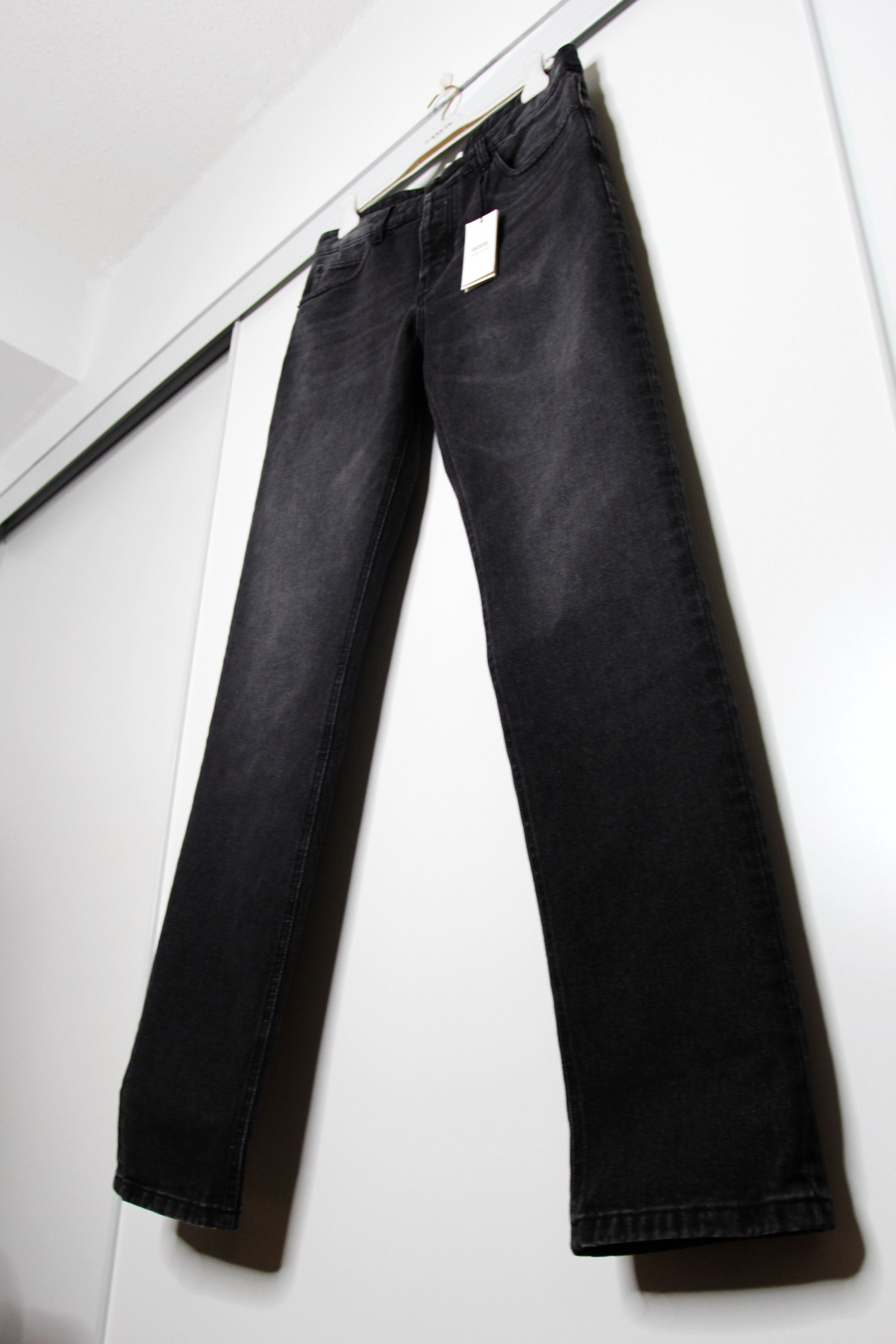 AMI BNWT AW21 AMI MID RISE FITTED LEG JEANS 34 Size US 34 / EU 50 - 5 Thumbnail