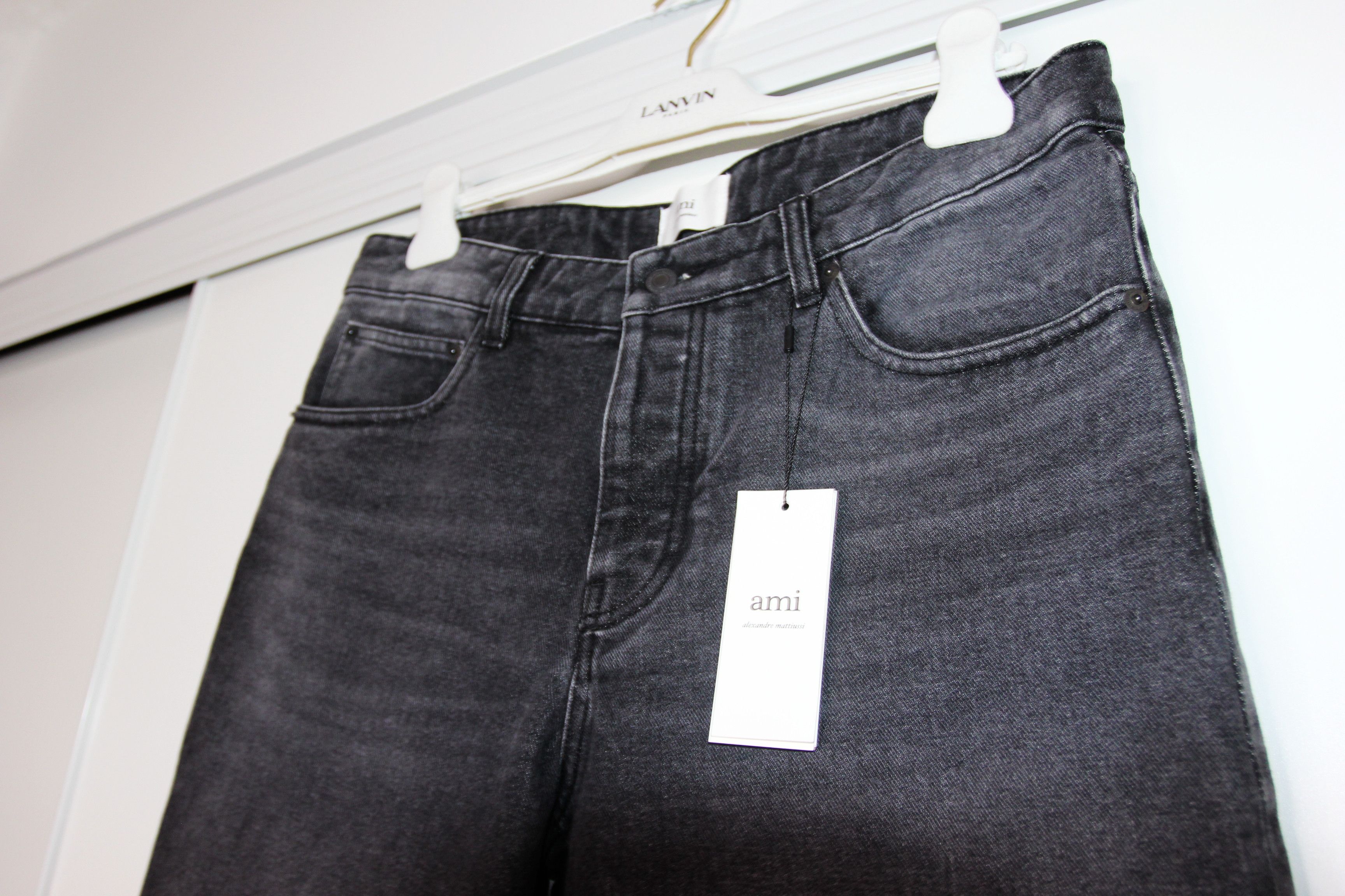 AMI BNWT AW21 AMI MID RISE FITTED LEG JEANS 34 Size US 34 / EU 50 - 4 Thumbnail