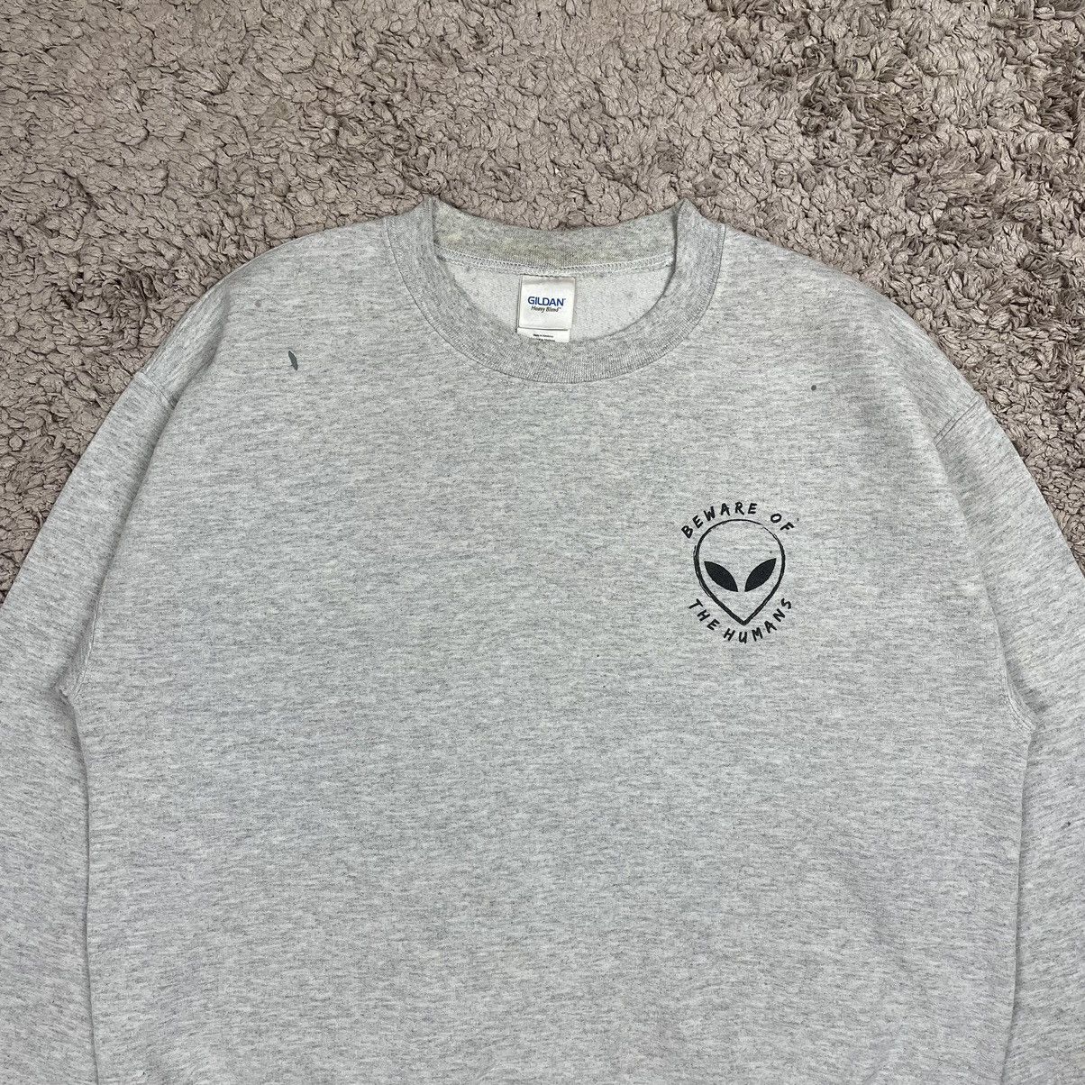 Alien Workshop × Gildan × Vintage Vintage Alien Beware Of The Human Sweatshirt Size US M / EU 48-50 / 2 - 5 Thumbnail