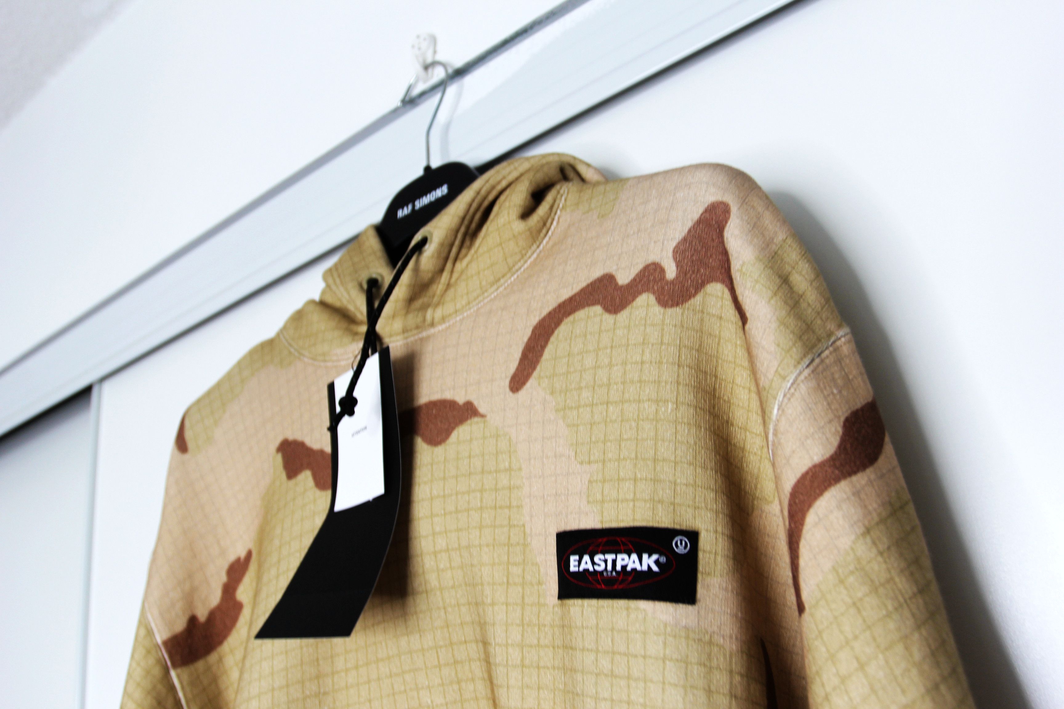 Undercover BNWT SS22 UNDERCOVER x EASTPAK CHECKERED CAMO HOODIE 4 Size US XL / EU 56 / 4 - 4 Thumbnail