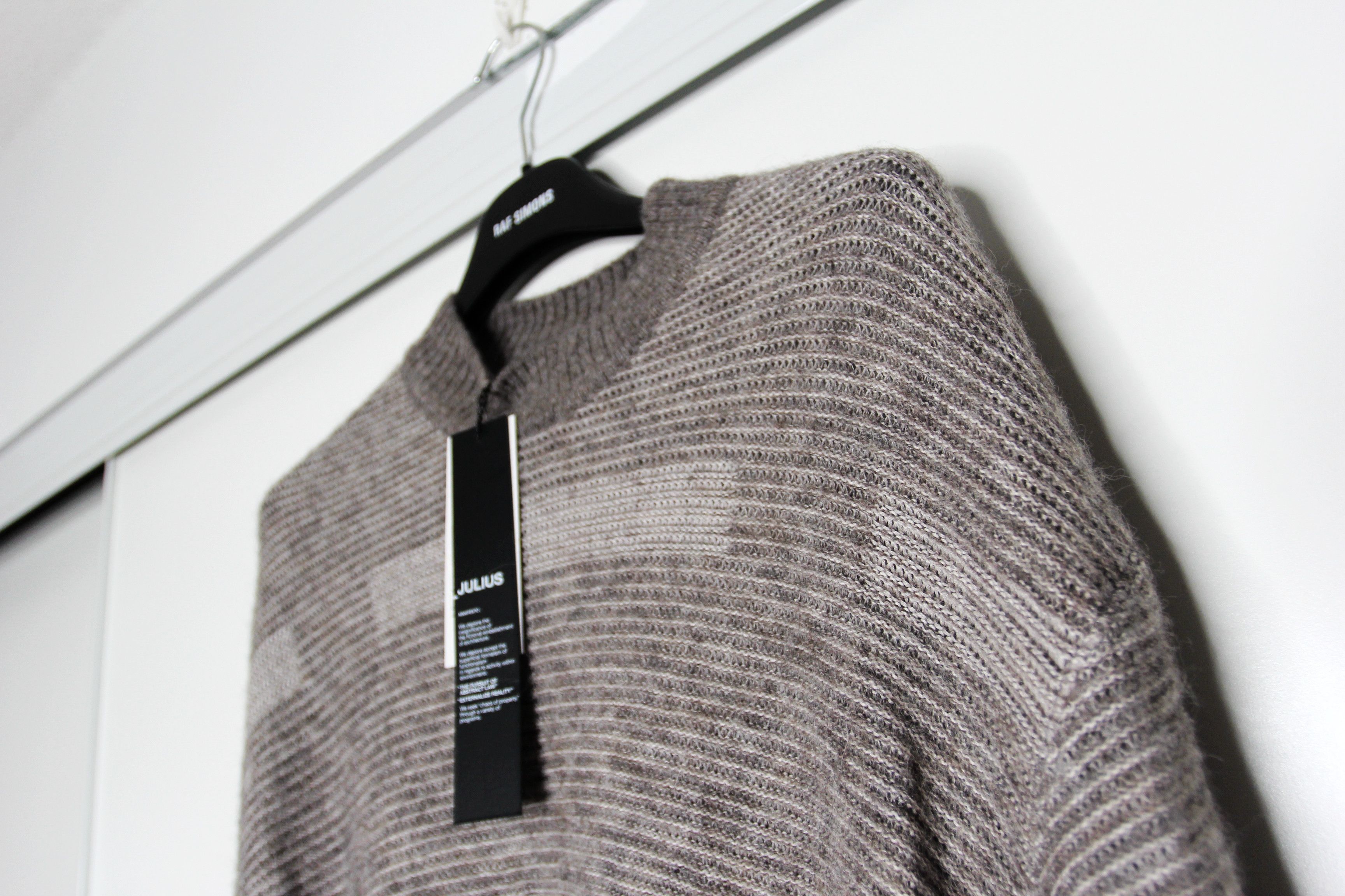 Julius BNWT AW21 JULIUS "RESILIENCE" GEO PATTERN ALPACA SWEATER 3 Size US L / EU 52-54 / 3 - 4 Thumbnail