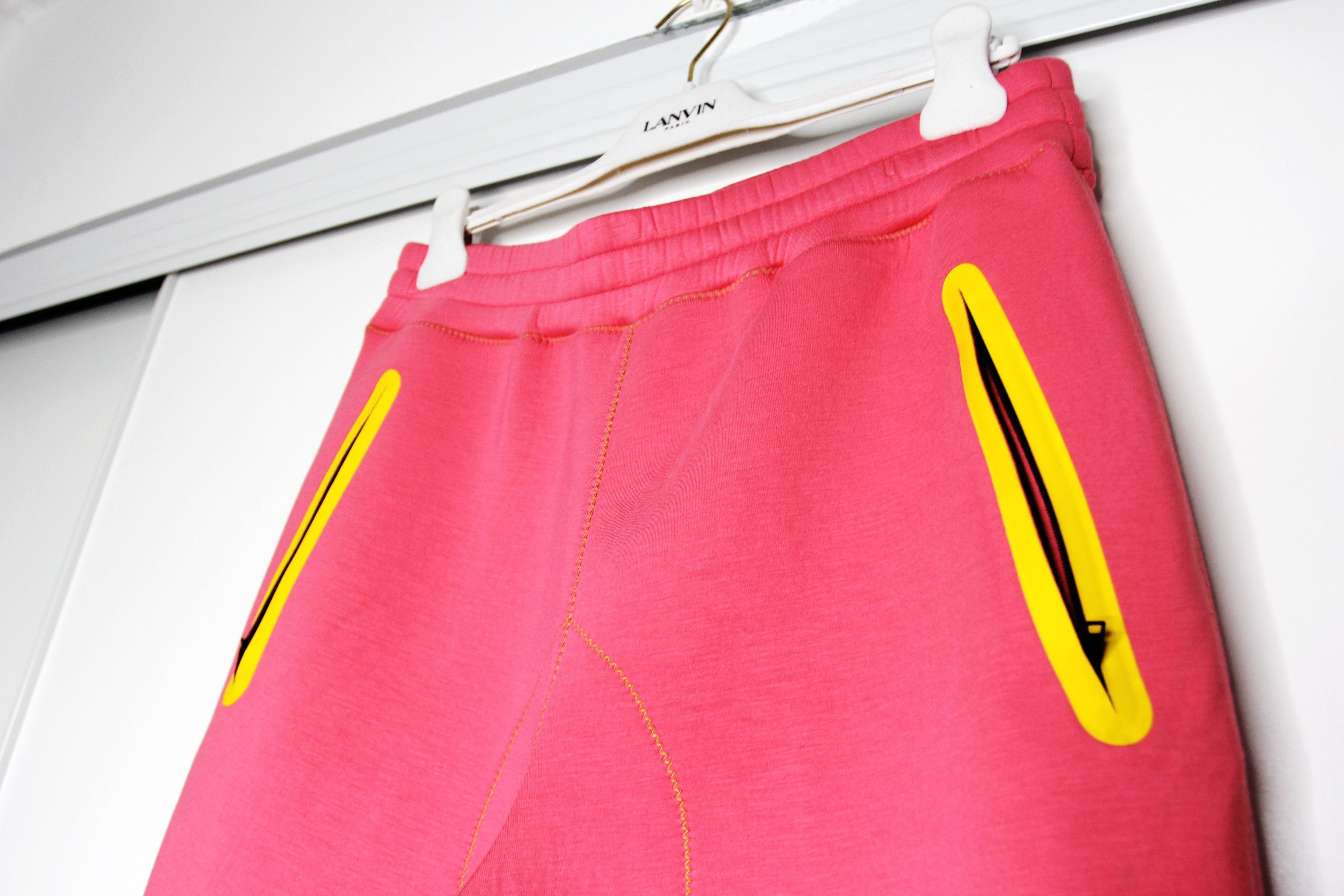 Moschino BNWT SS22 MOSCHINO REFLECTIVE LOGO NEOPRENE SWEATPANTS 48 Size US 32 / EU 48 - 4 Thumbnail