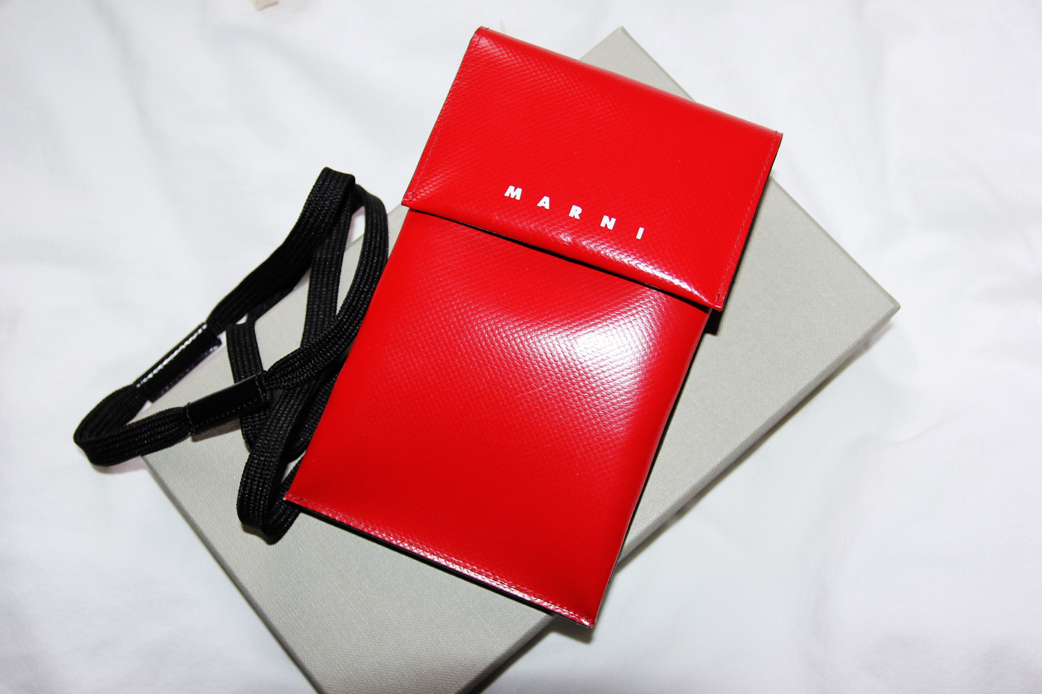 Marni BNWT SS21 MARNI CELL PHONE SHOULDER BAG RED GRAY Size ONE SIZE - 2 Thumbnail