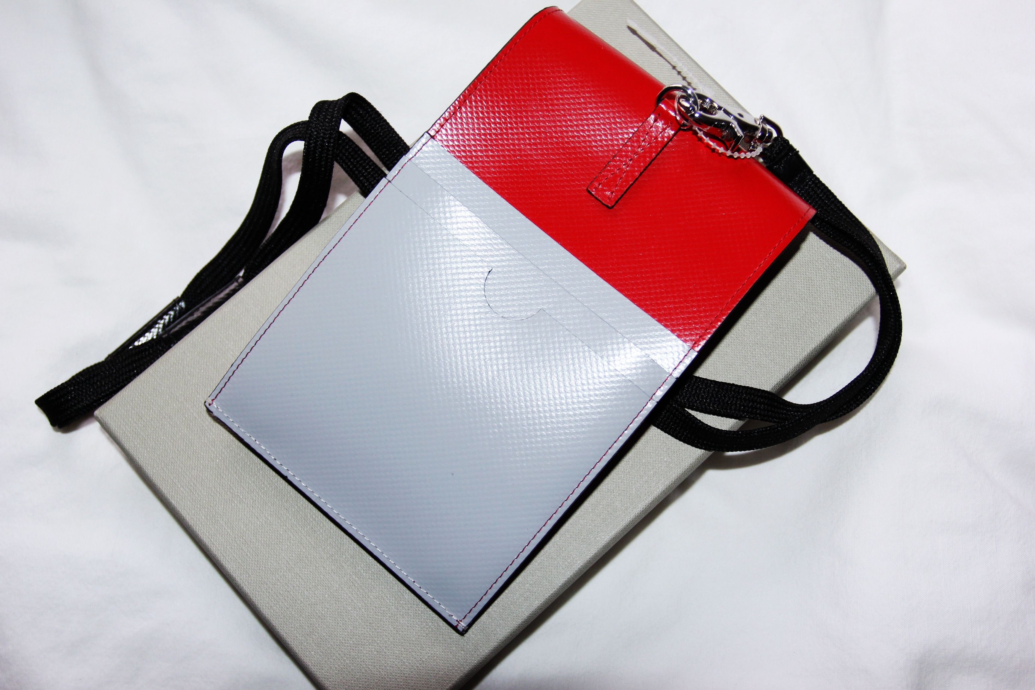 Marni BNWT SS21 MARNI CELL PHONE SHOULDER BAG RED GRAY Size ONE SIZE - 3 Thumbnail