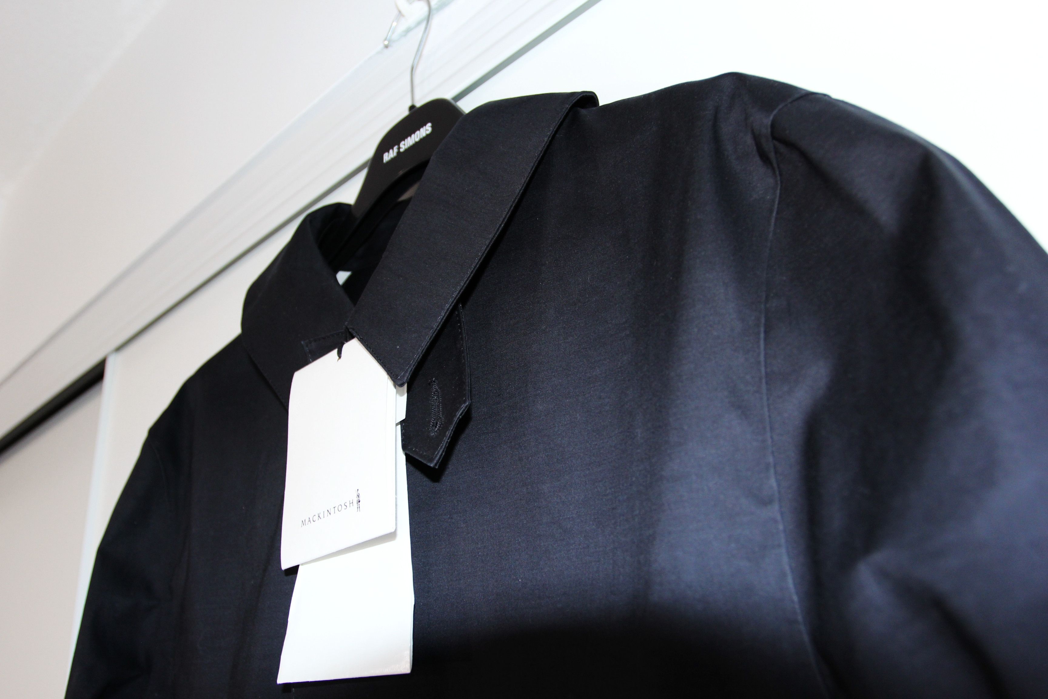 1017 ALYX 9SM BNWT AW19 MACKINTOSH x 1017 ALYX 9SM BUCKLE COAT L Size US L / EU 52-54 / 3 - 4 Thumbnail