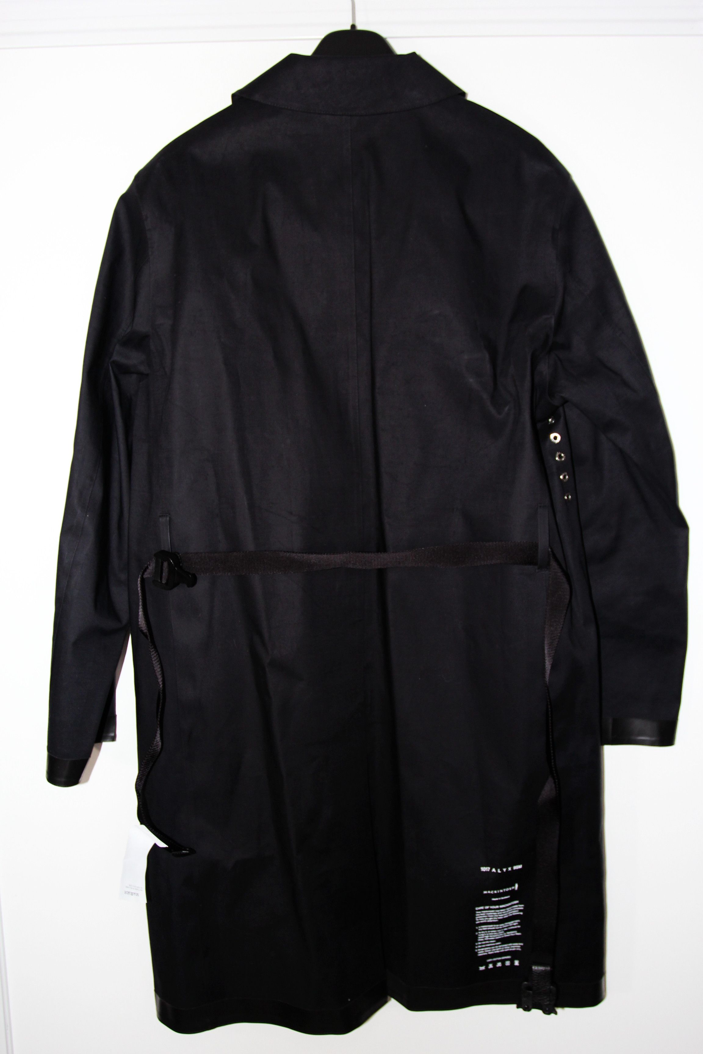 1017 ALYX 9SM BNWT AW19 MACKINTOSH x 1017 ALYX 9SM BUCKLE COAT L Size US L / EU 52-54 / 3 - 3 Thumbnail