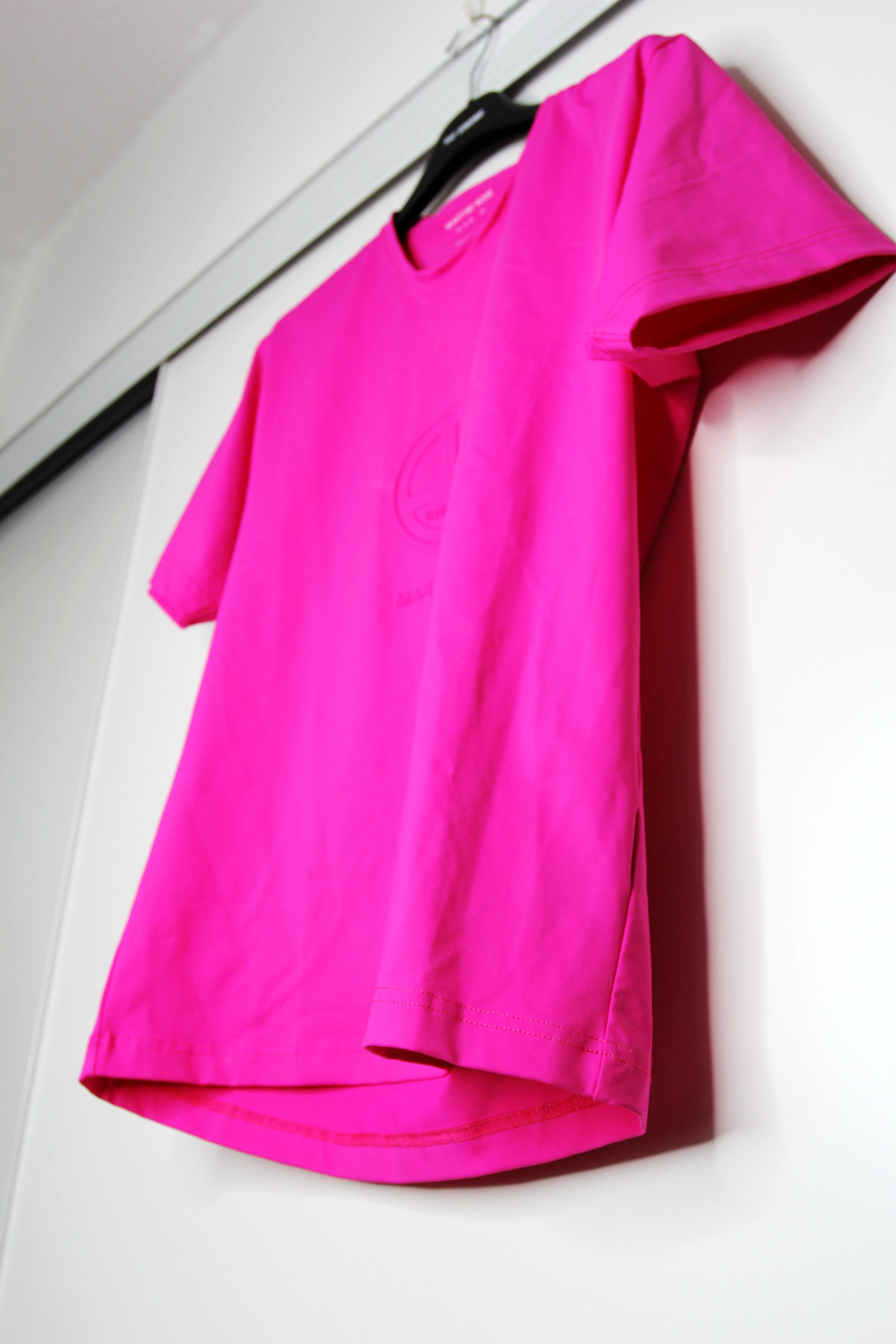 Martine Rose BNWT SS22 MARTINE ROSE EMBOSSED FITTED STRETCH TSHIRT P L Size US L / EU 52-54 / 3 - 5 Thumbnail
