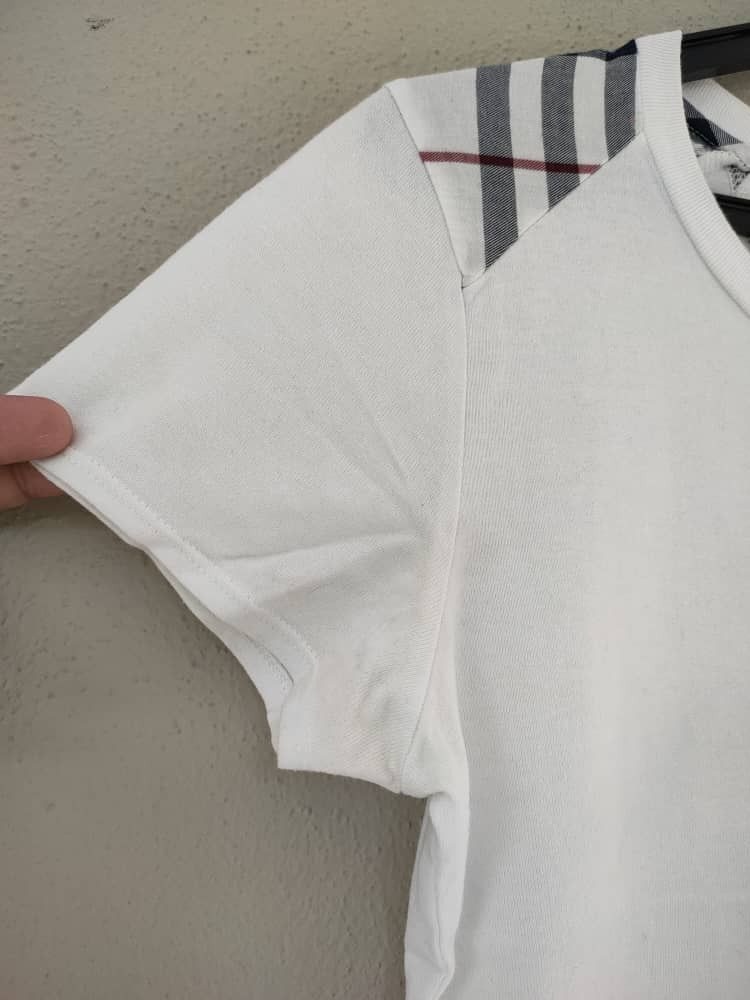 Burberry Burberry Ladies T Size S / US 4 / IT 40 - 2 Thumbnail