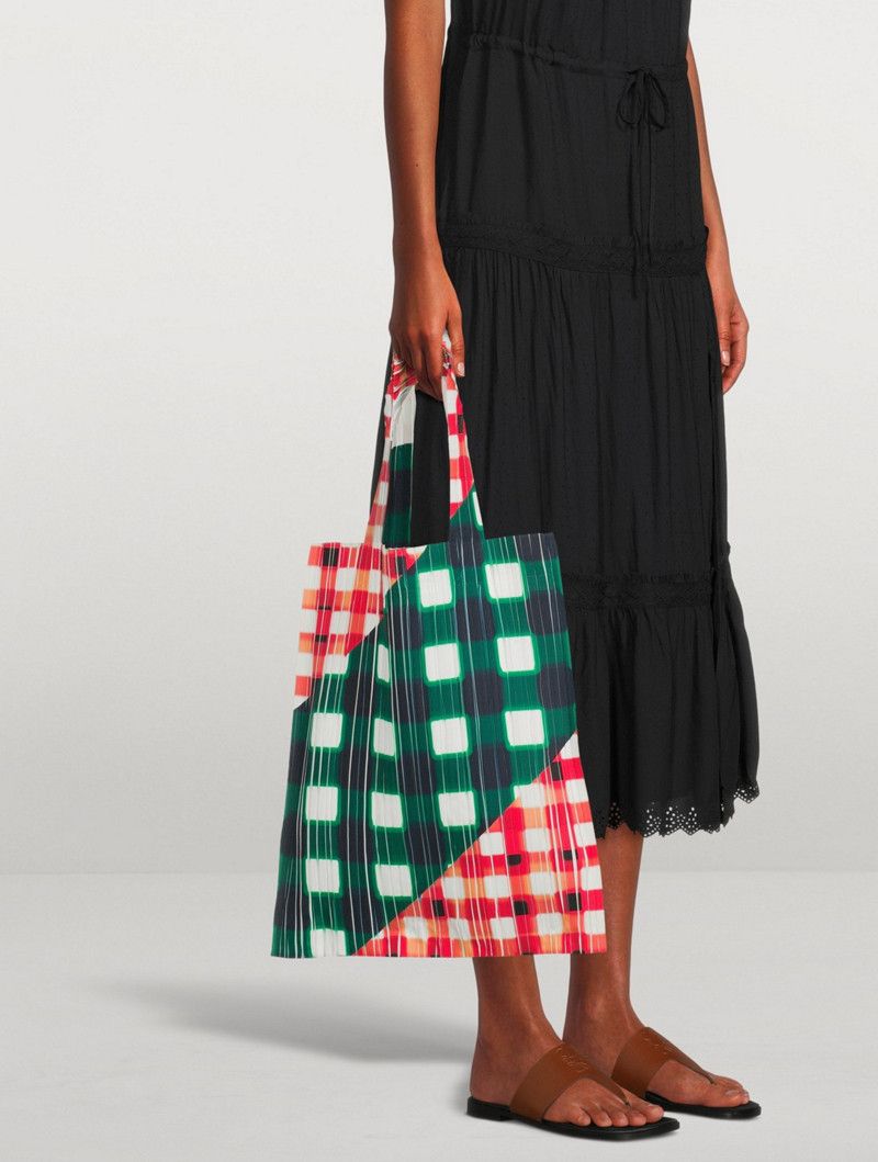 Issey Miyake BNWT AW21 ISSEY MIYAKE PLEATS PLEASE TREK TOTE BAG GREEN Size ONE SIZE - 9 Thumbnail