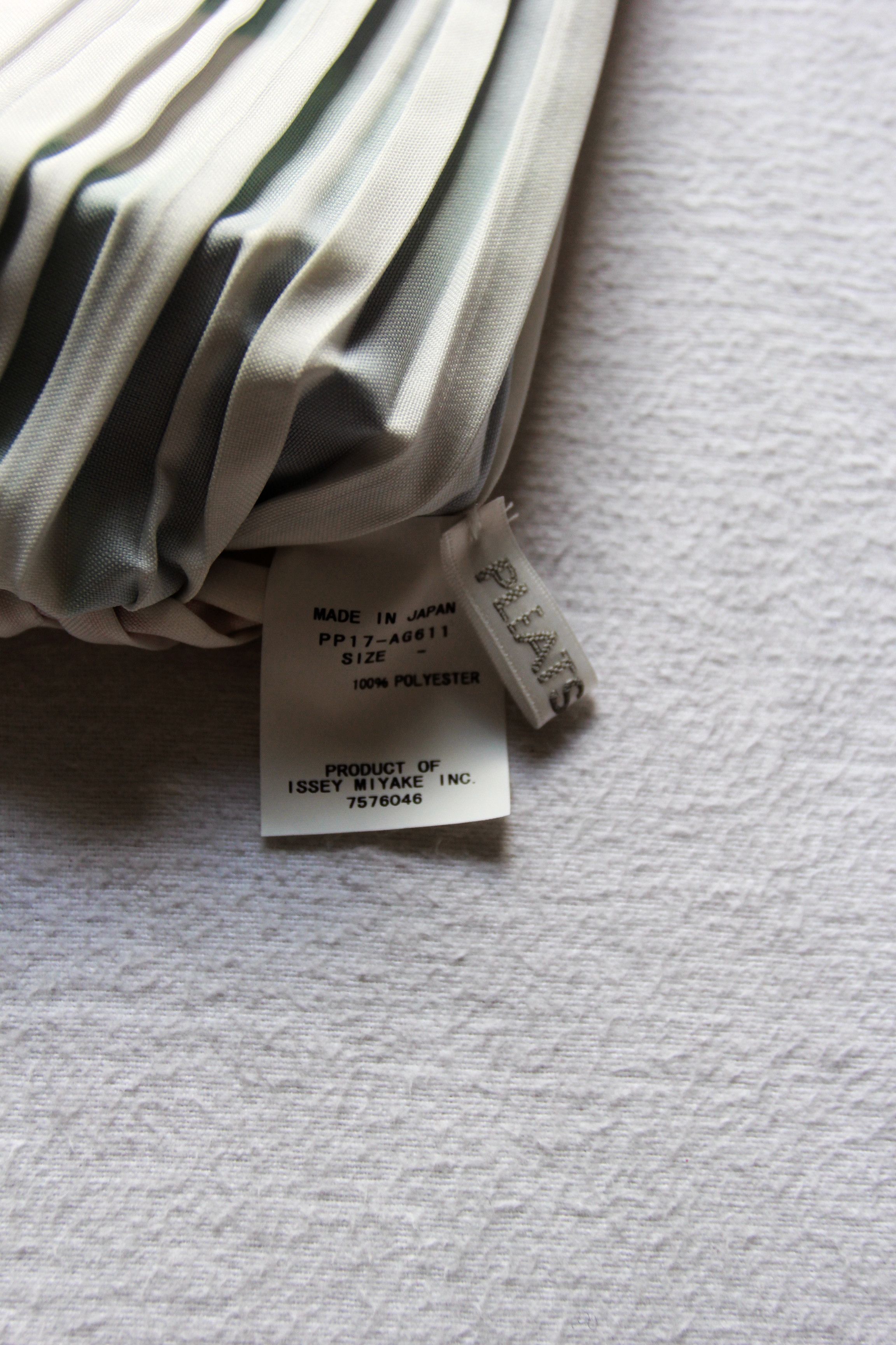 Issey Miyake BNWT AW21 ISSEY MIYAKE PLEATS PLEASE TREK TOTE BAG GREEN Size ONE SIZE - 5 Thumbnail